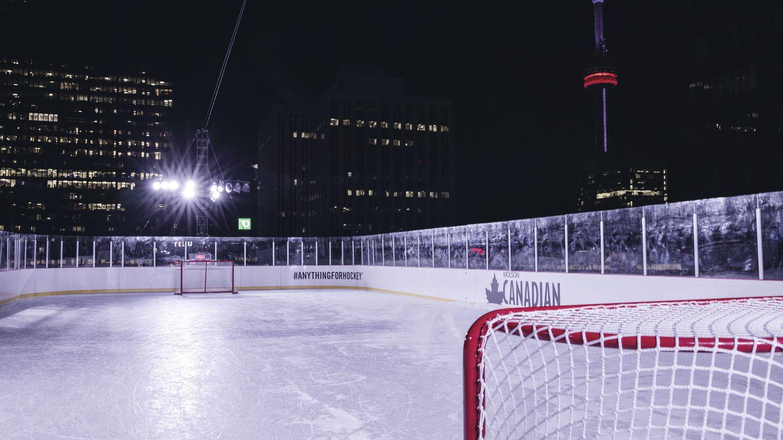 1600x900 Hockey 30 stories high: My night at Molson Canadian's rooftop rink Plan Puppets