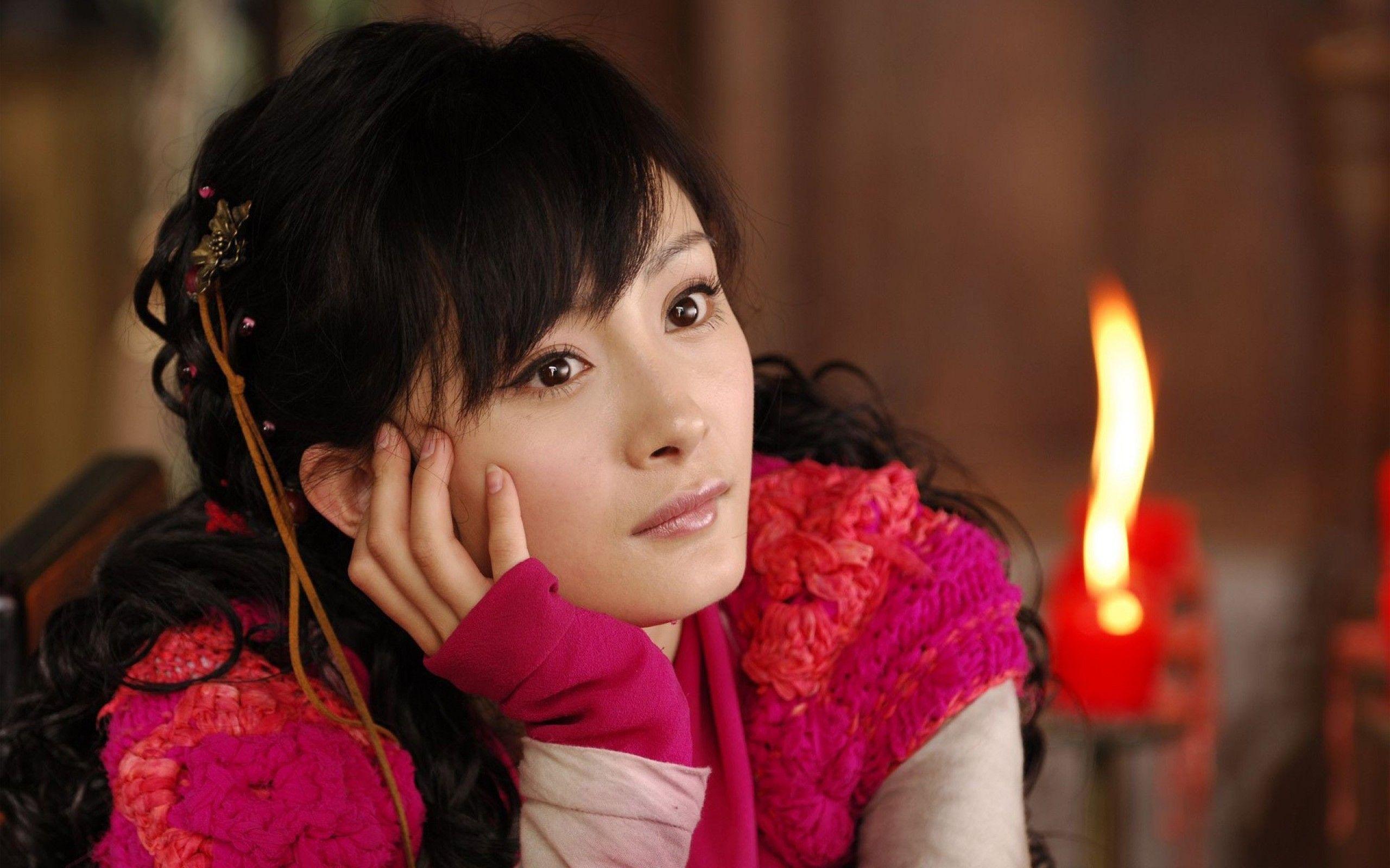 2560x1600 Yang Yang Chinese Actor Wallpaper