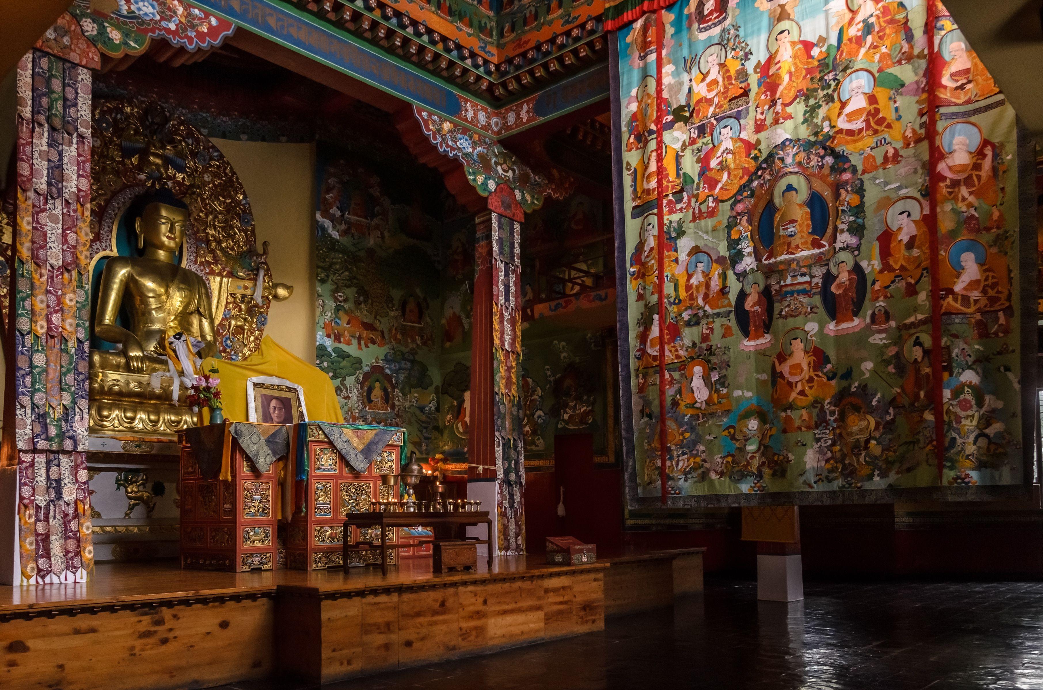 3623x2400 Buddhist Temple Tibet .