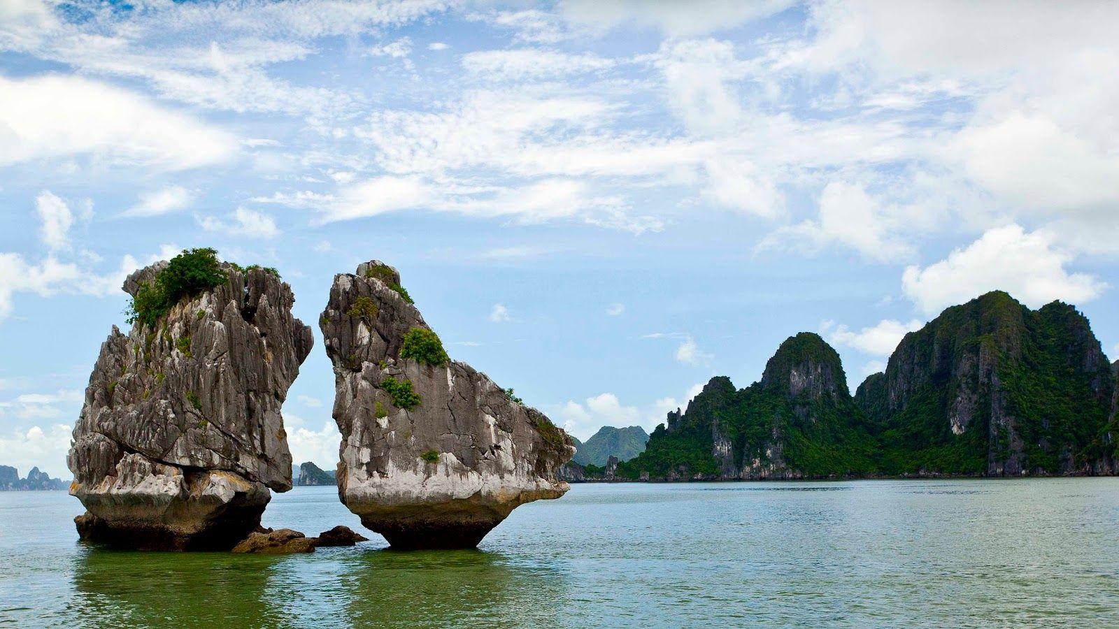 1600x900 Halong Bay HD Wallpaper