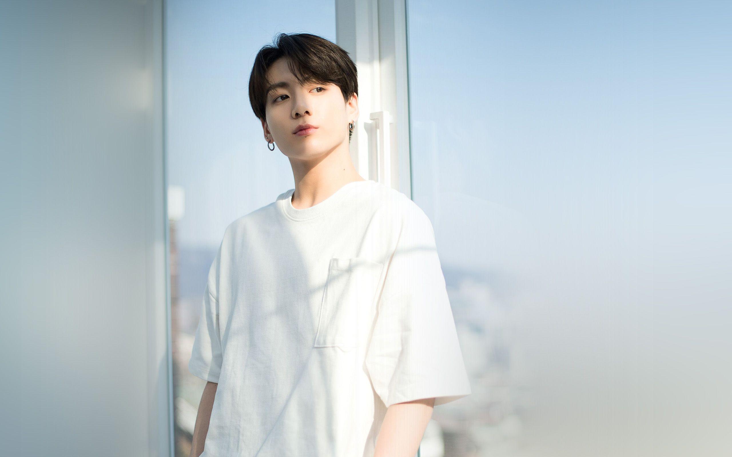 2560x1600 Bts Jungook Boy Kpop Music Wallpaper