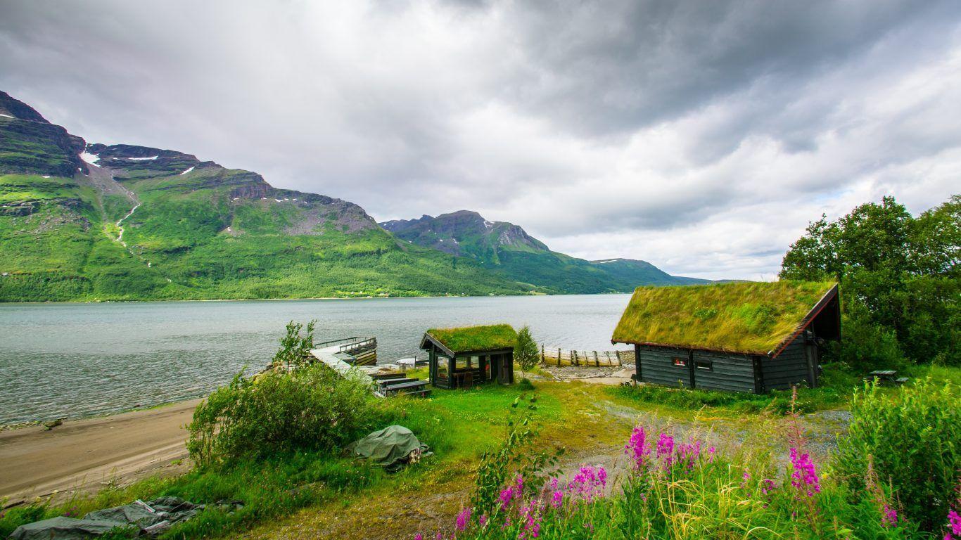 1366x768 OgNature.com Riverbank Pretty Grassy Cottages Mountain Cabins Landscape Grass Beautiful Path Shore Nice Rive. Scenic landscape, Landscape, Mountain cabin