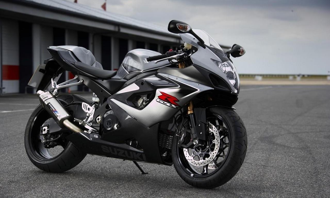 1280x768 Suzuki GSX R1000 Black Wallpaper