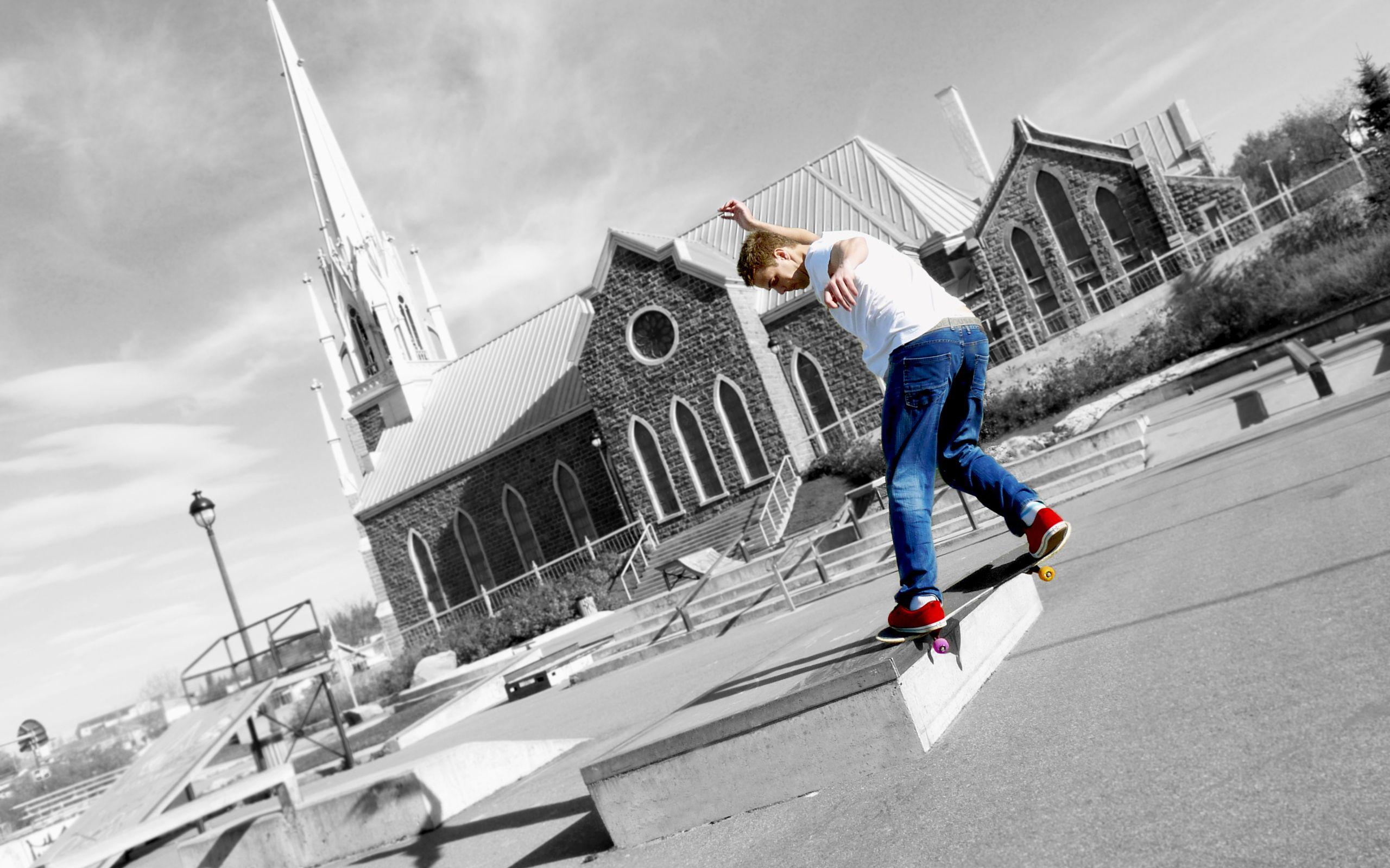 2560x1600 Skating Desktop Background
