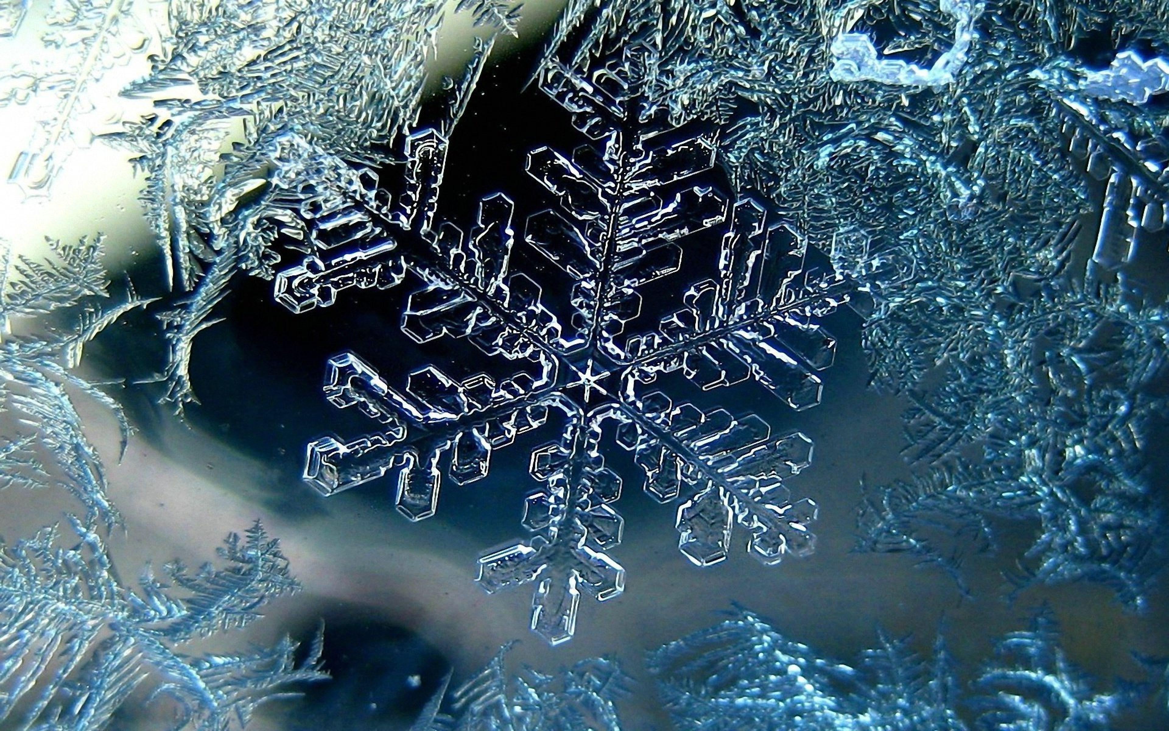 3840x2400 Preview wallpaper snowflake, winter, macro, ice 3840x2400. Snowflake wallpaper, Wallpaper pc, Snowflakes