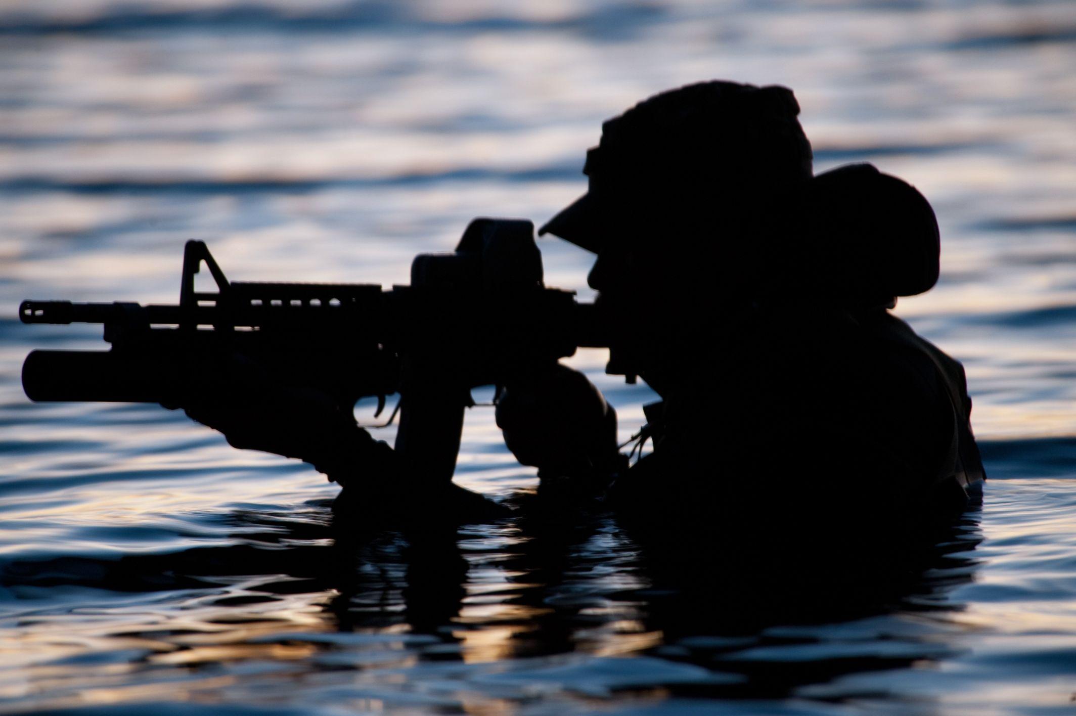 2128x1416 United States Navy SEALs
