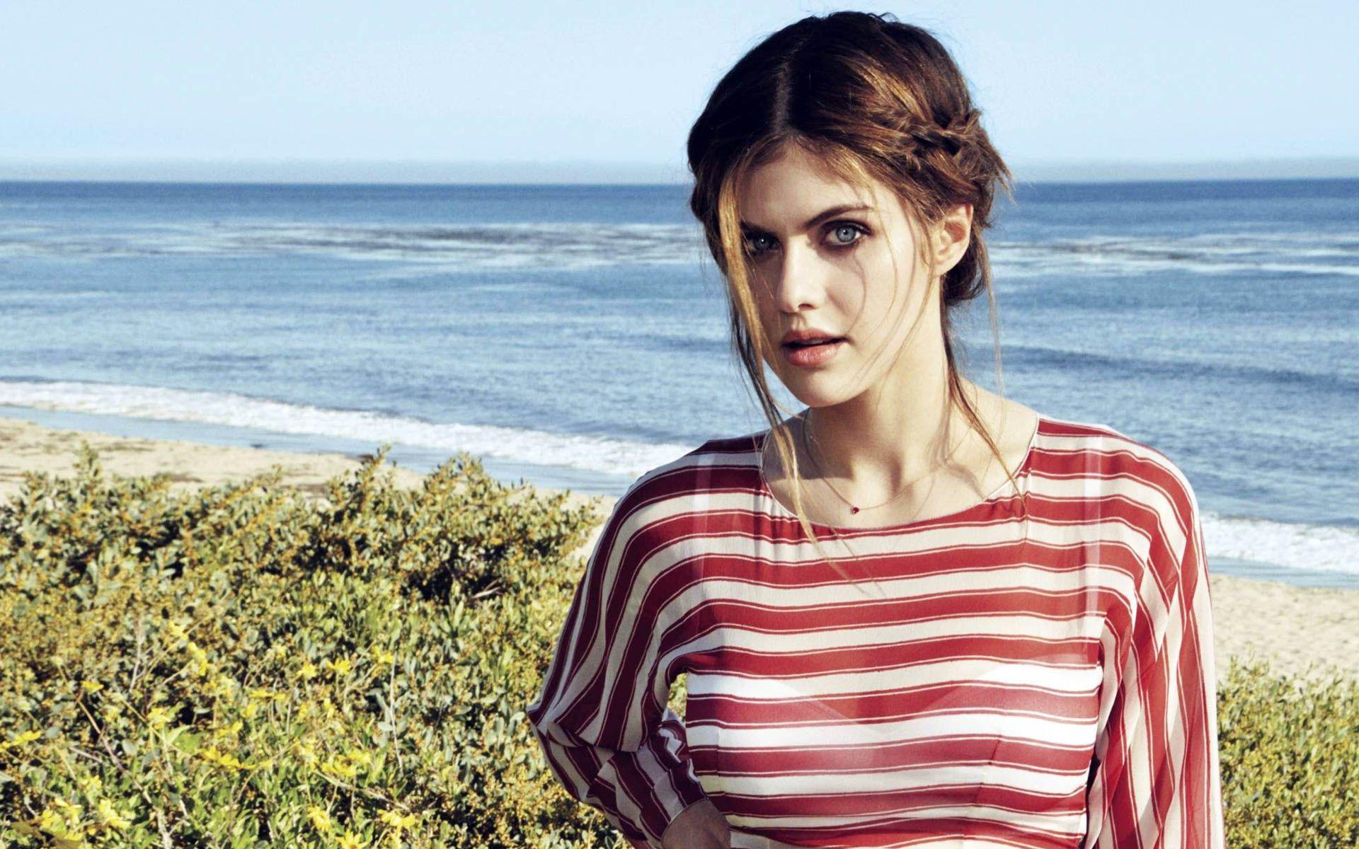 1920x1200 Beautiful Alexandra Daddario New HD Wallpaper HD Wallpaper