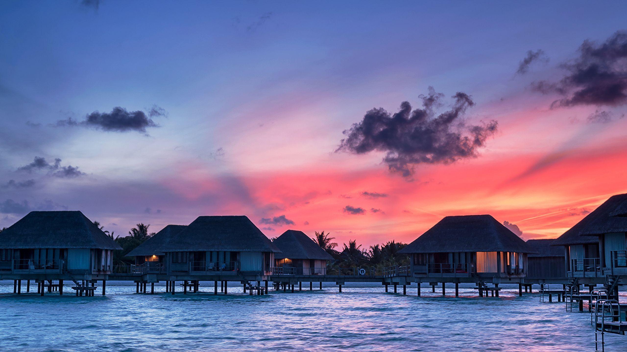 2560x1440 Maldives Sunset Wallpaper