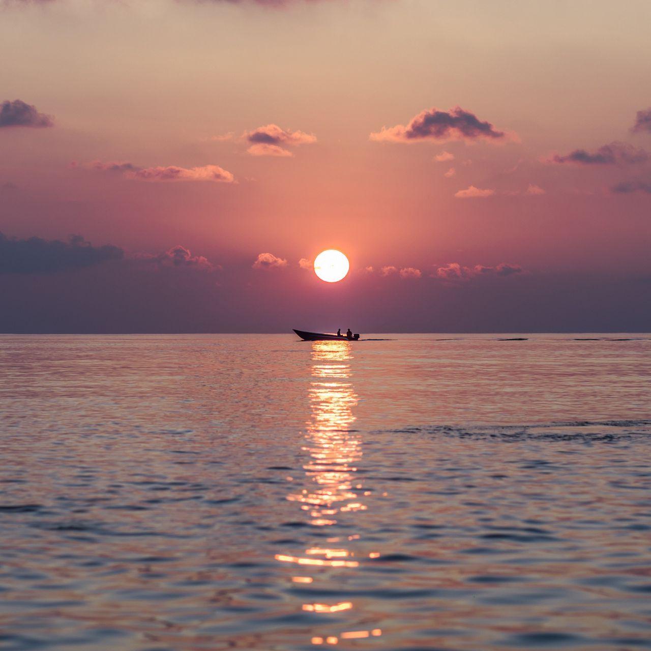 1280x1280 Download wallpaper 1280x1280 sea, boat, sunset, horizon, thoddoo, maldives ipad, ipad ipad mini for parallax HD background