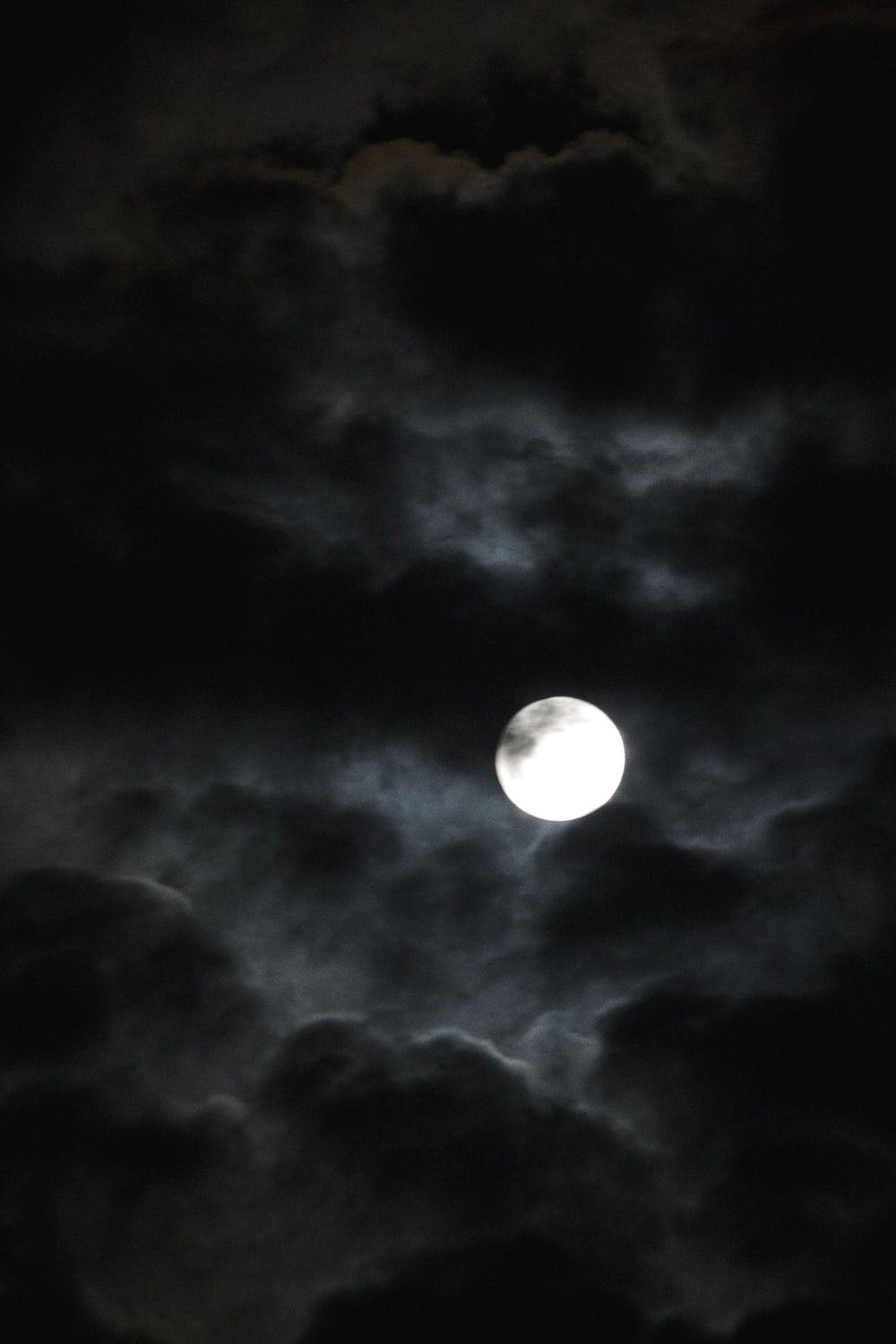 1000x1500 Cloudy Night Picture. Download Free Image