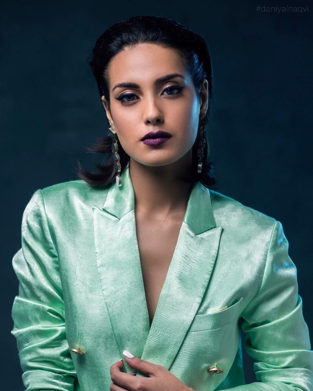 1066x1332 Actress HD Wallpaper