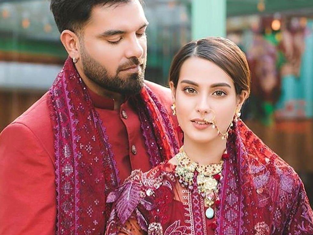1024x768 Rumour has it: Iqra Aziz, Yasir Hussain to get married on December 25 & Style