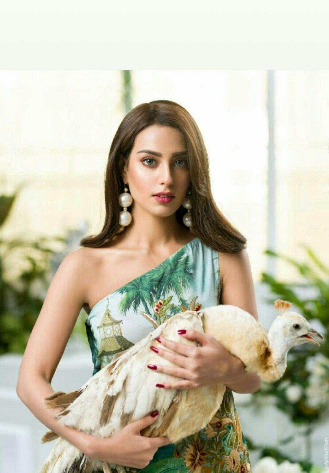 1071x1542 Iqra Aziz. Beautiful pakistani dresses, Pakistani girl, Iqra aziz