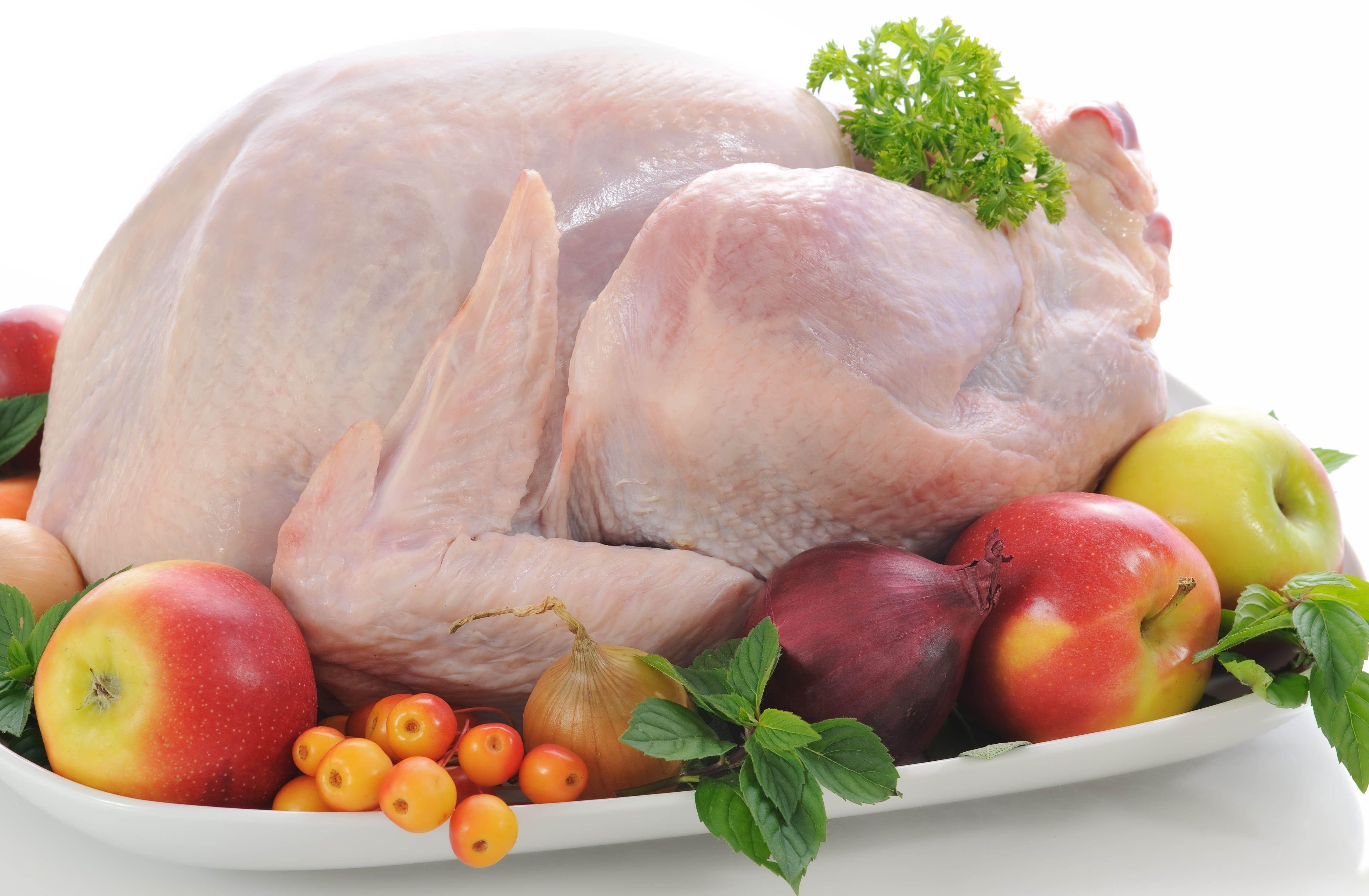 4513x2953 chicken near fruits chicken dishes #table plate fruit #vegetables white background #meat K #wallpaper. Chicken dishes, Roasted chicken and potatoes, Vegetables