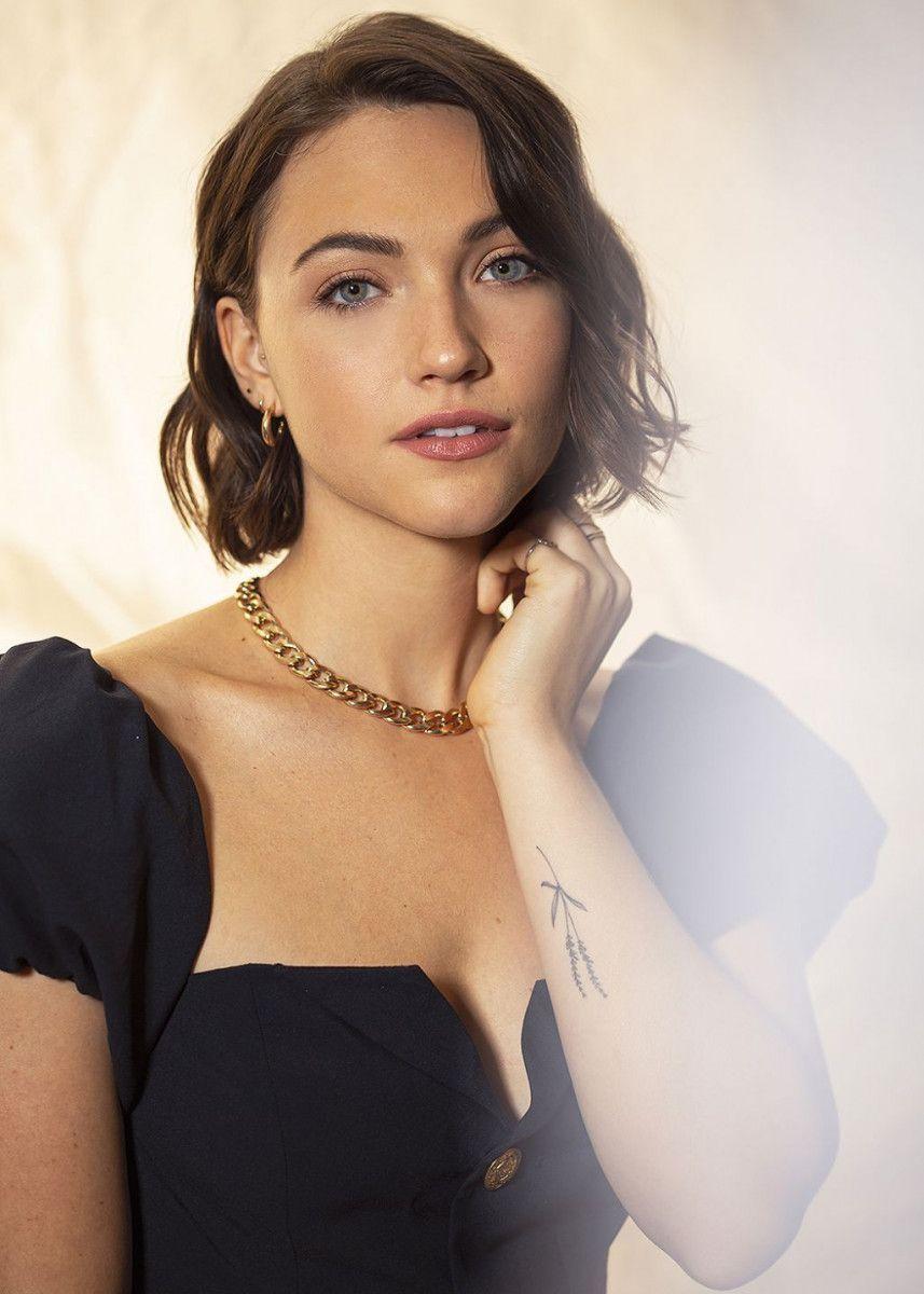 857x1200 Violett Beane Wallpaper