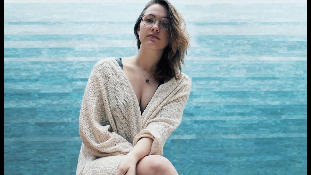 1280x720 Violett Beane Wallpaper