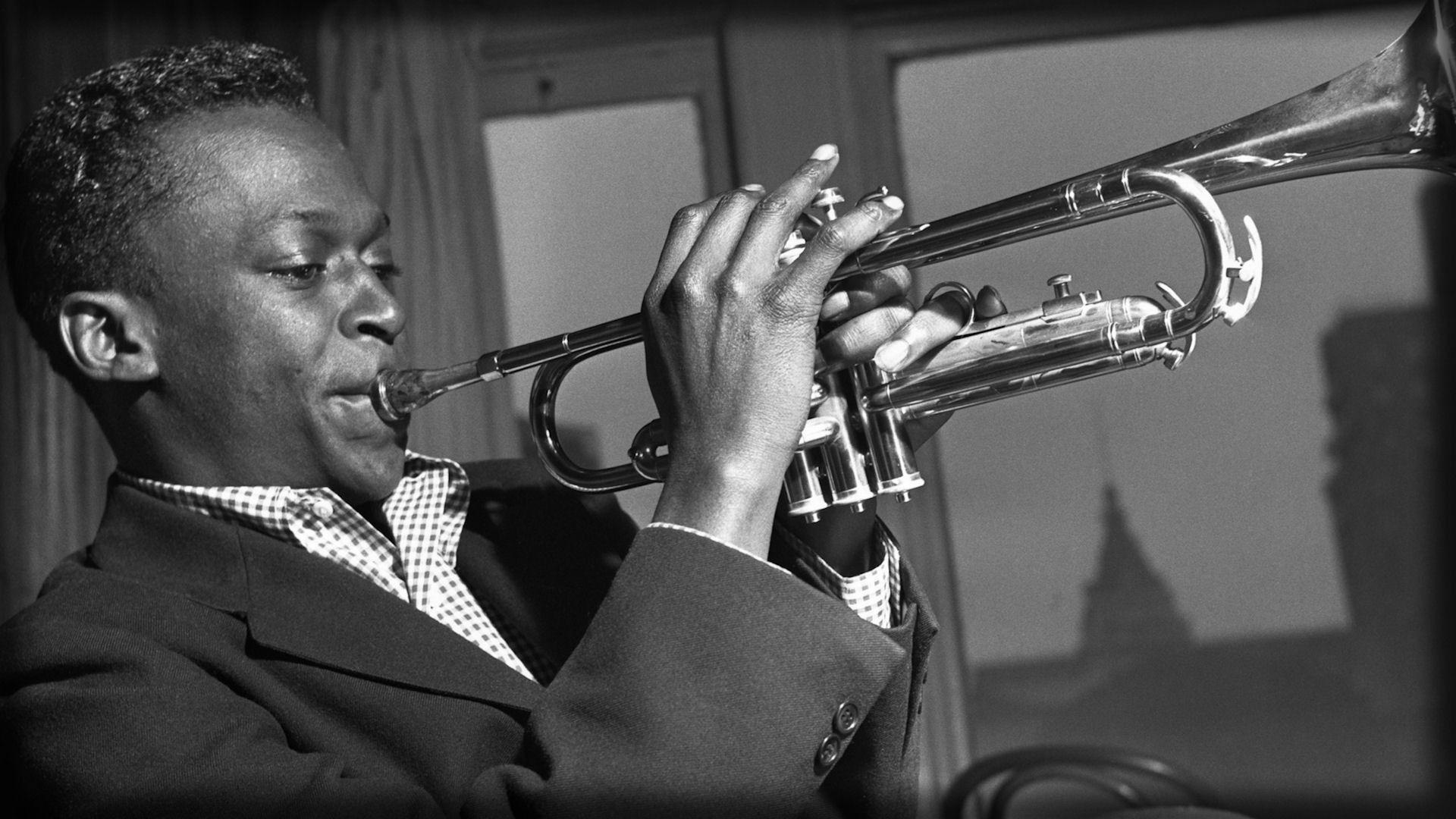 1920x1080 Wallpaper Miles Davis, Pipe, Play, Jacket, Window Baker Wallpaper 2160 HD Wallpaper
