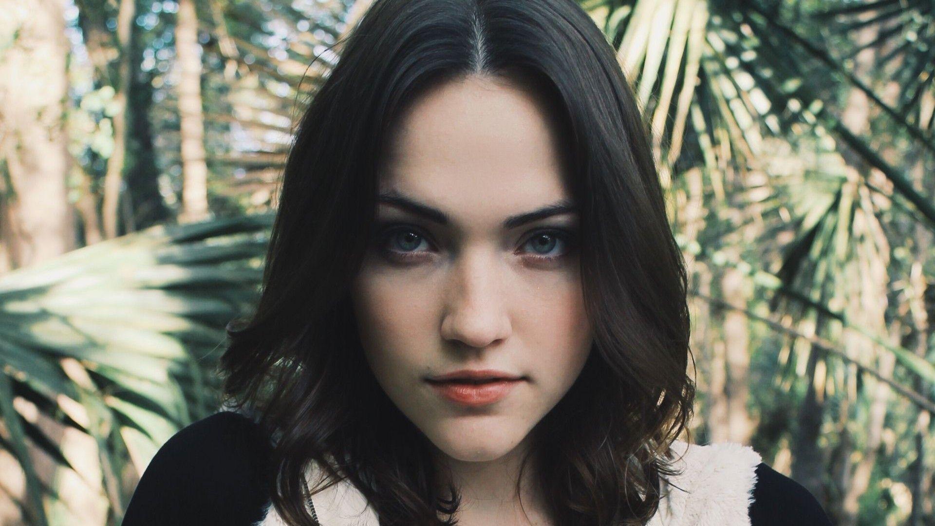 1920x1080 Violett Beane Actress Wallpaper 09999
