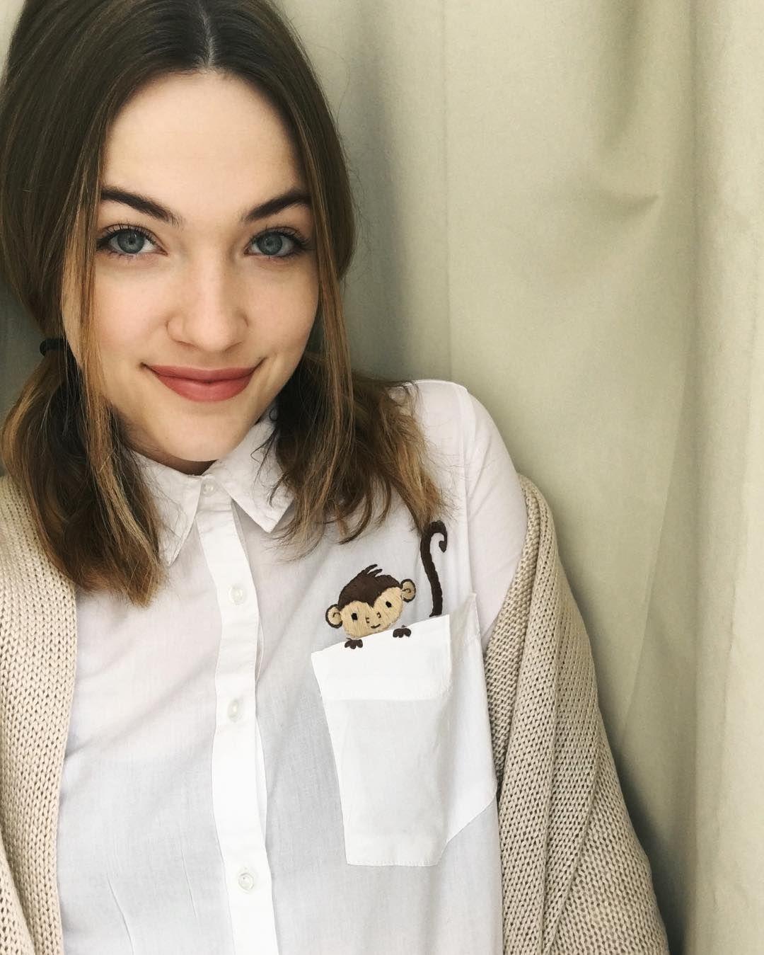 1080x1349 43k Likes, 320 Comments Beane on Instagram: “Finished up this lil embroidery today, what a cutie! #h. Violett beane, Lady sybil, Fashion