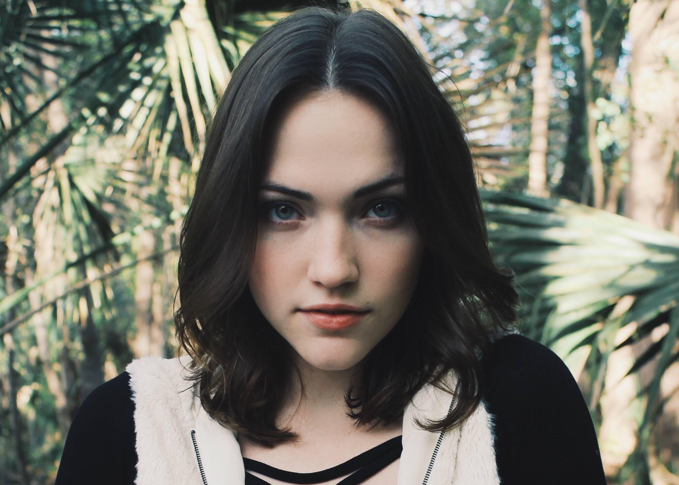 2696x1926 Violett Beane HD Wallpaper