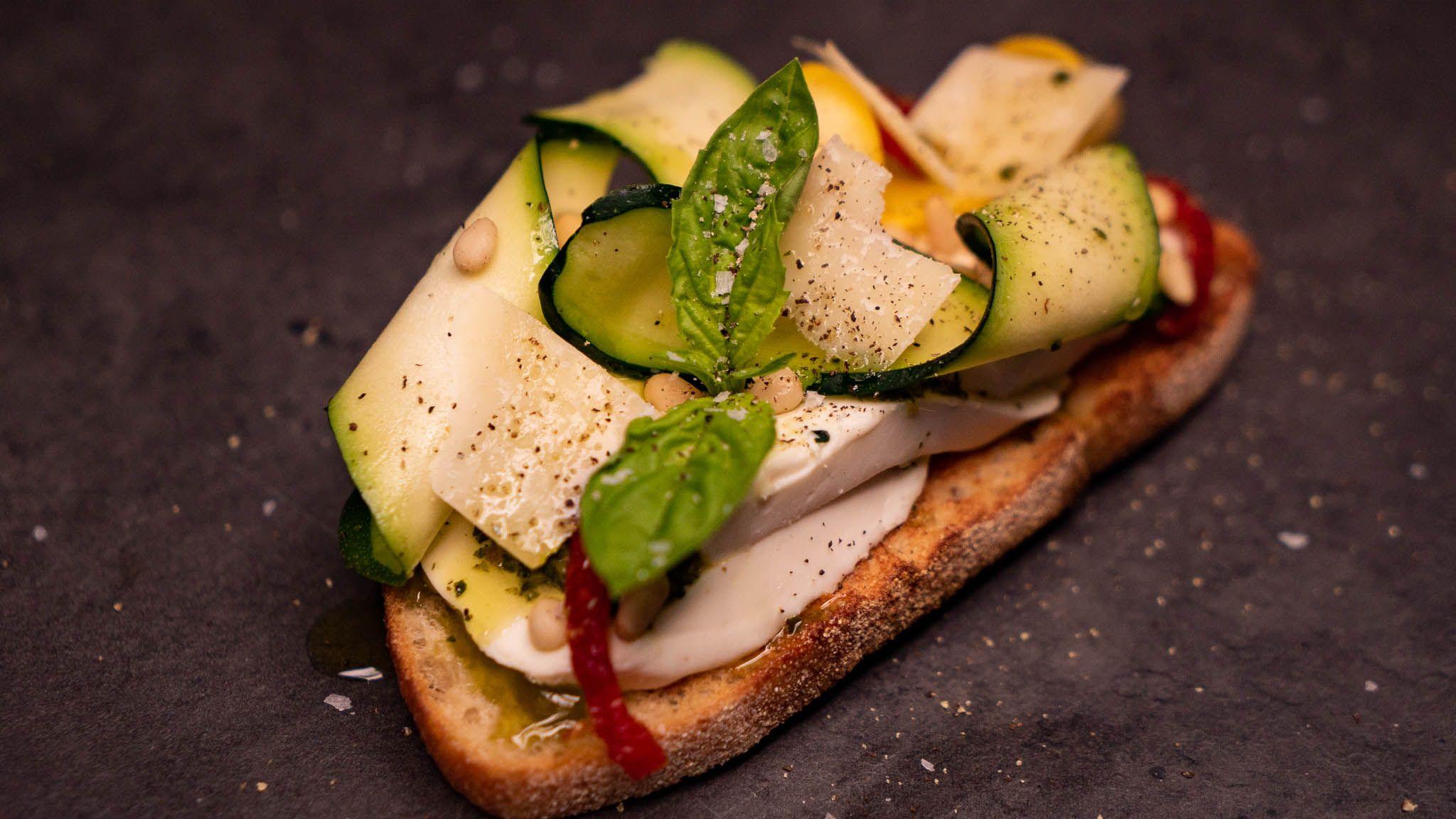 2048x1152 Zucchini Toast