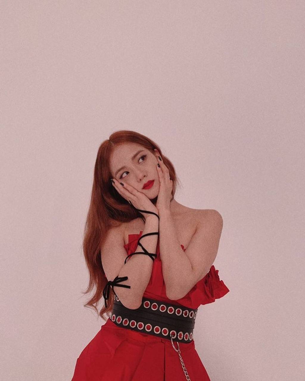 1024x1280 Cute Jisoo wallpaper