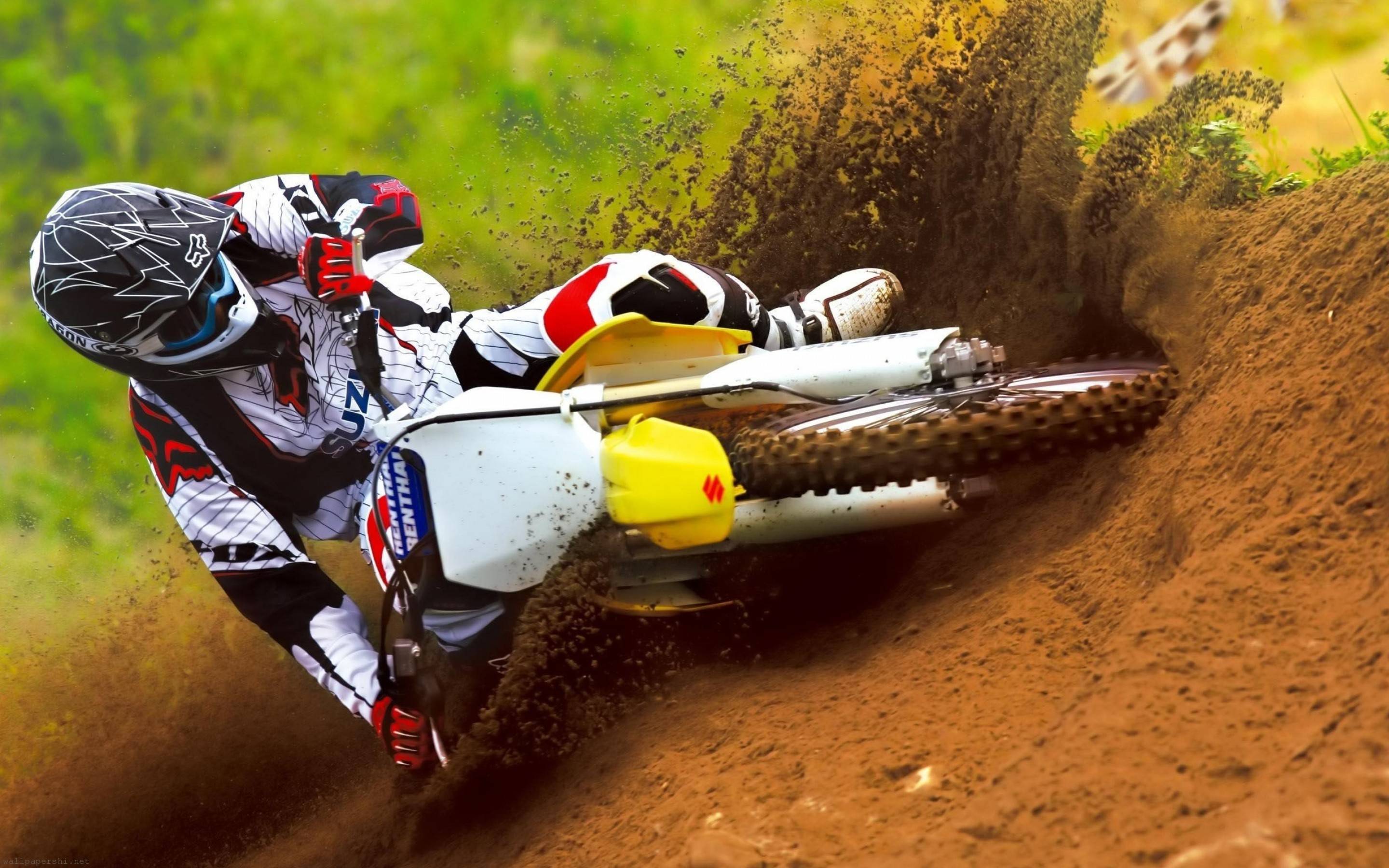 2880x1800 Motocross Bikes Wallpaper