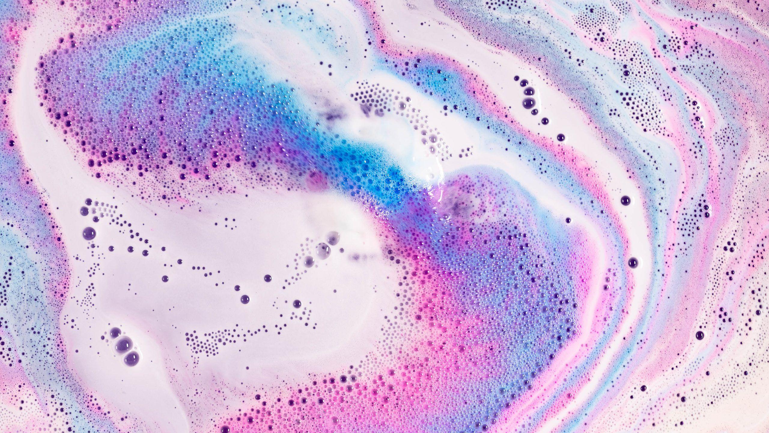 2560x1440 Zoe Sugg & Lush create new bath bomb for #DigitalDetoxDay