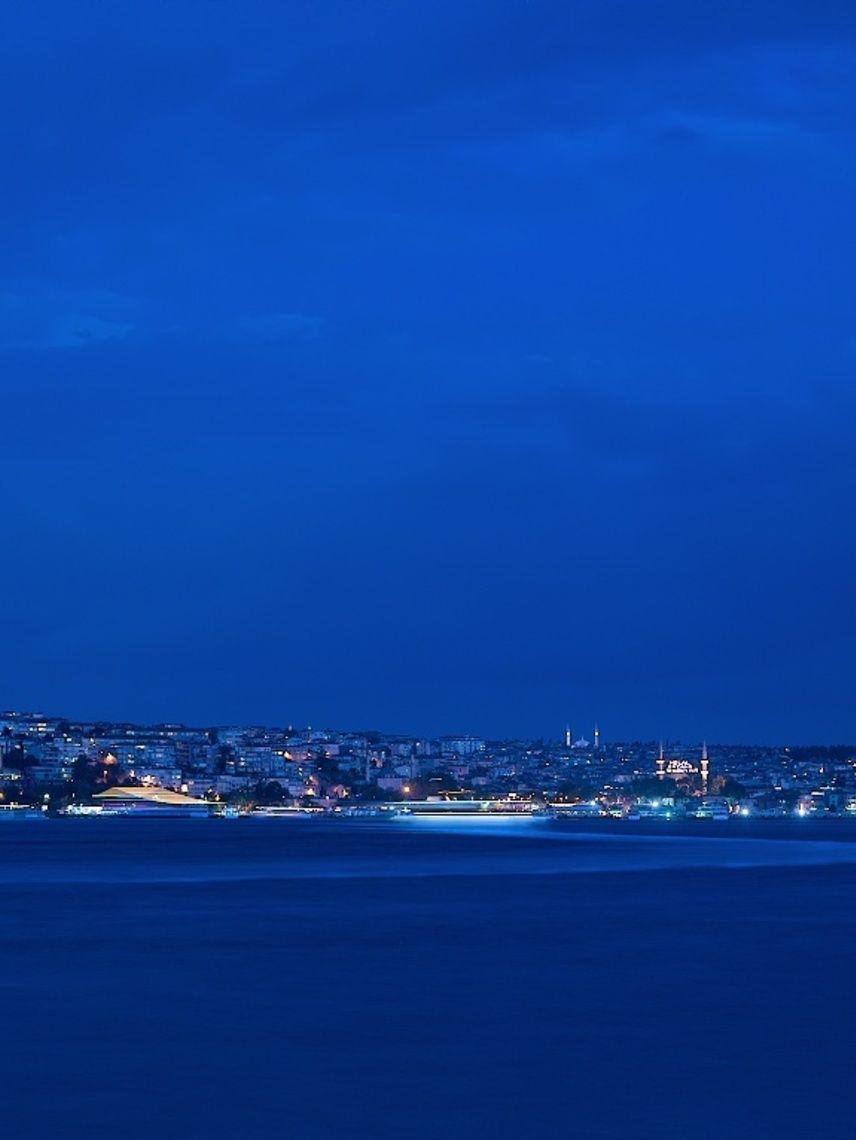 856x1140 Ultramarine Wallpaper