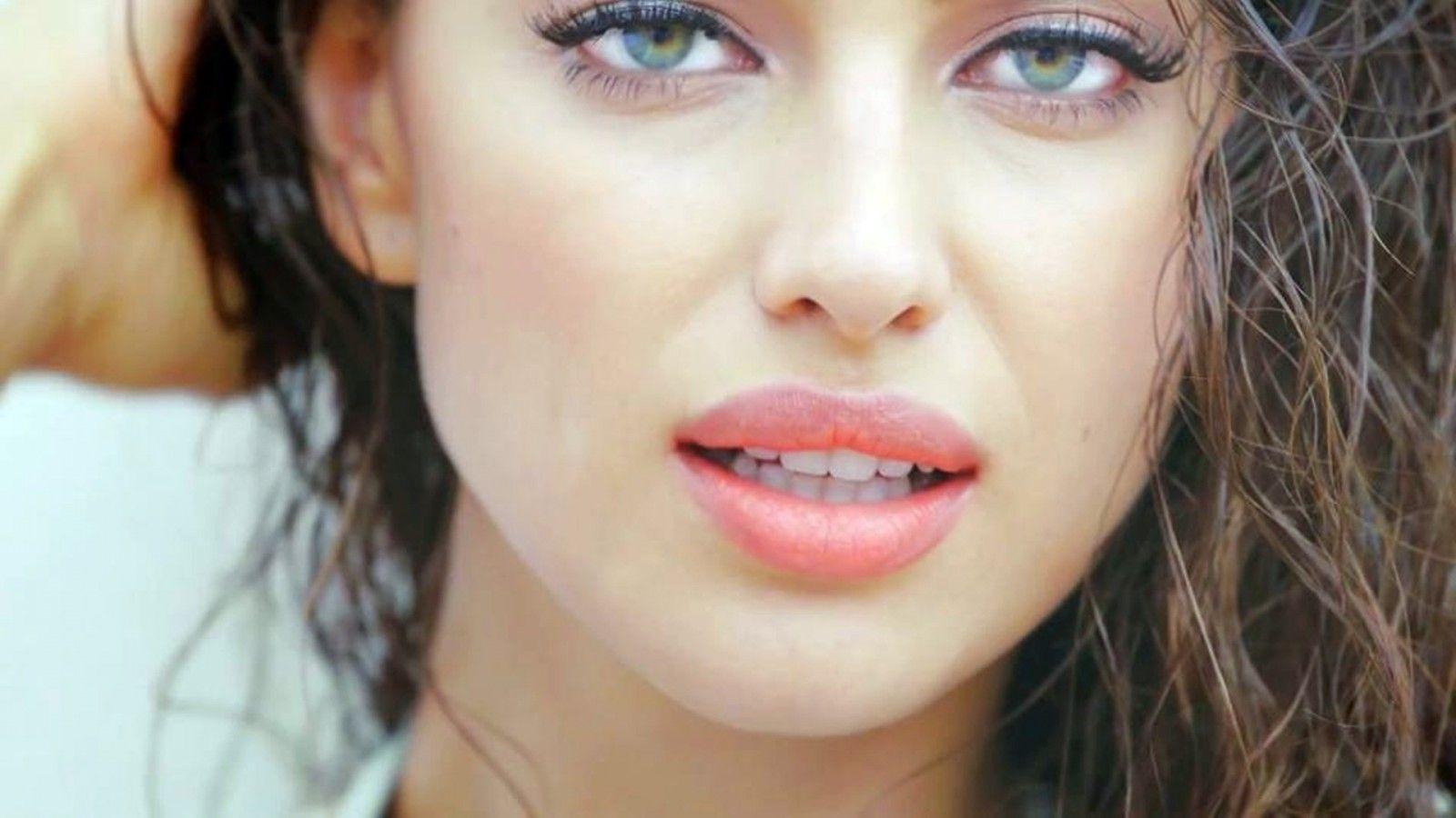 1600x900 Irina Shayk HD wallpaper, Background