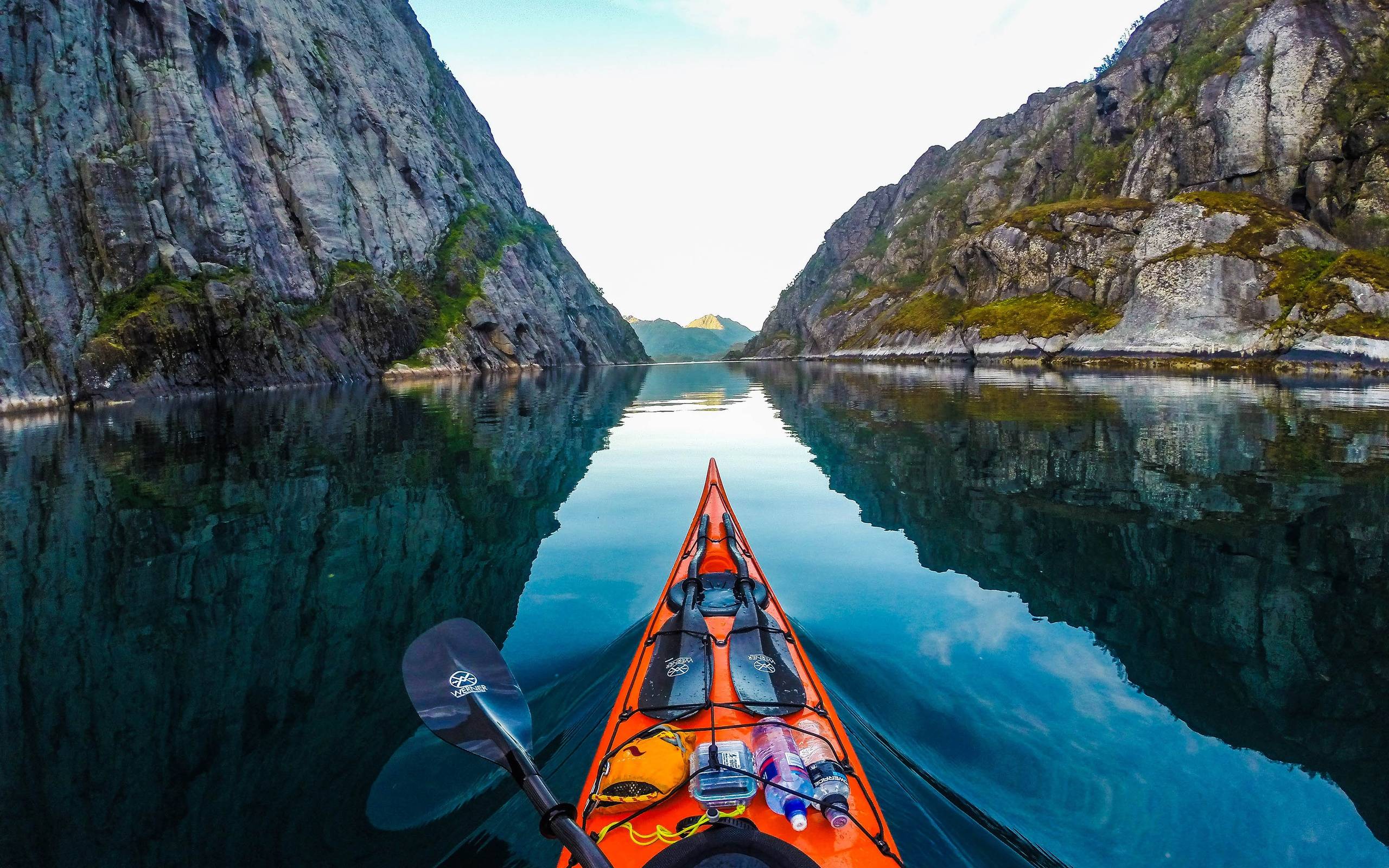 2560x1600 Kayaking Background .