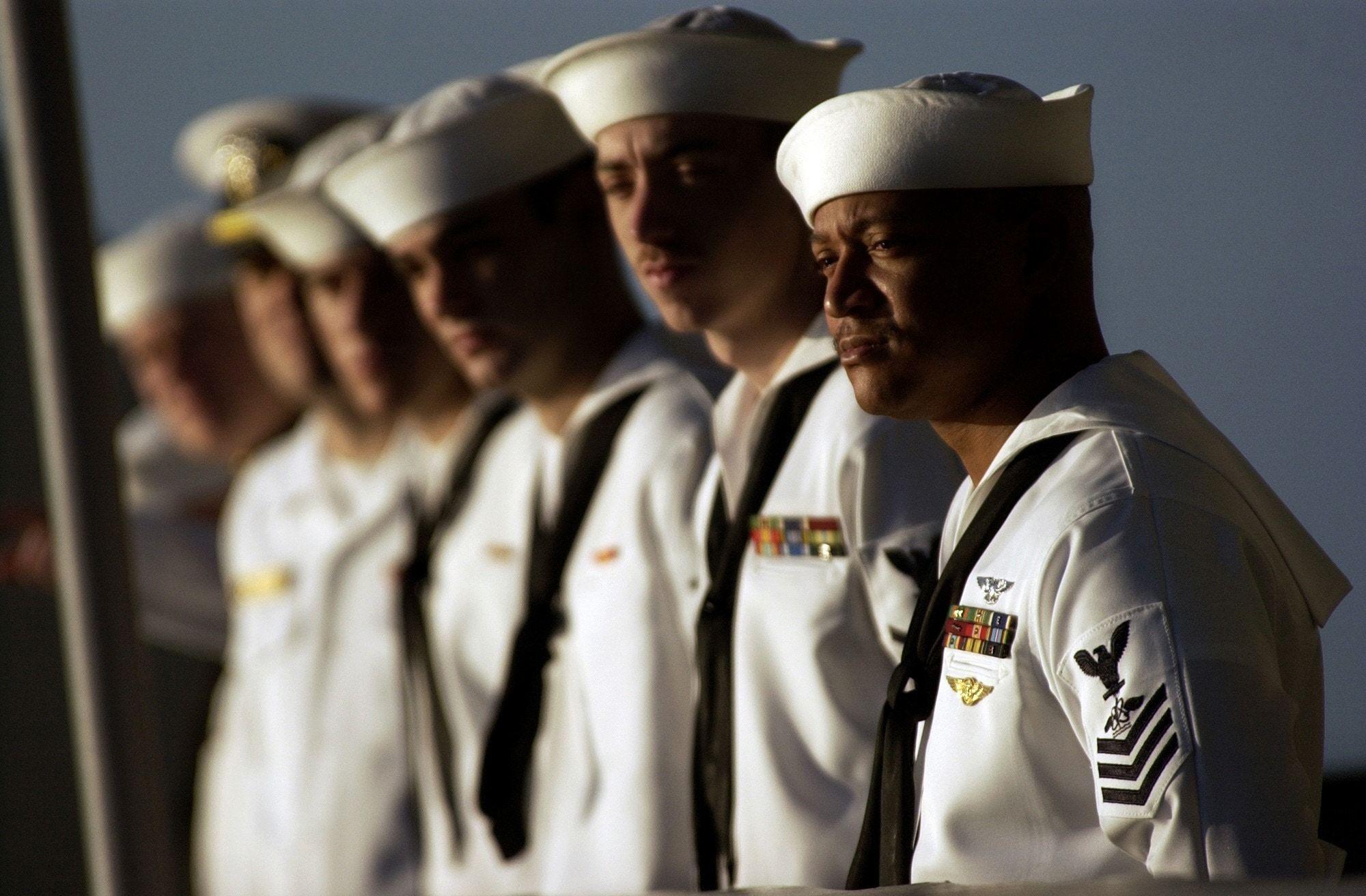 2000x1312 royalty free sailors image