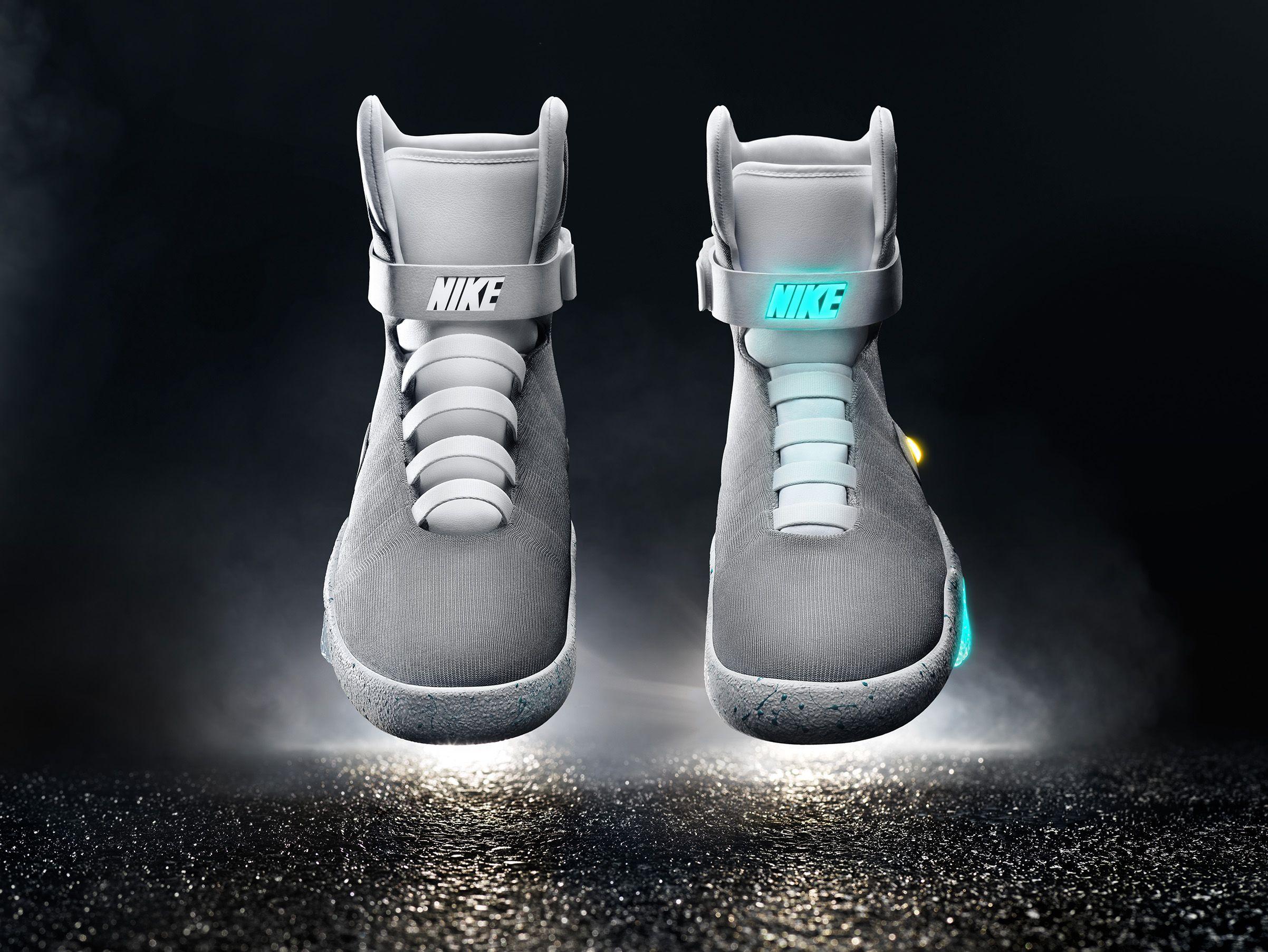 2404x1805 THE 2015 NIKE MAG