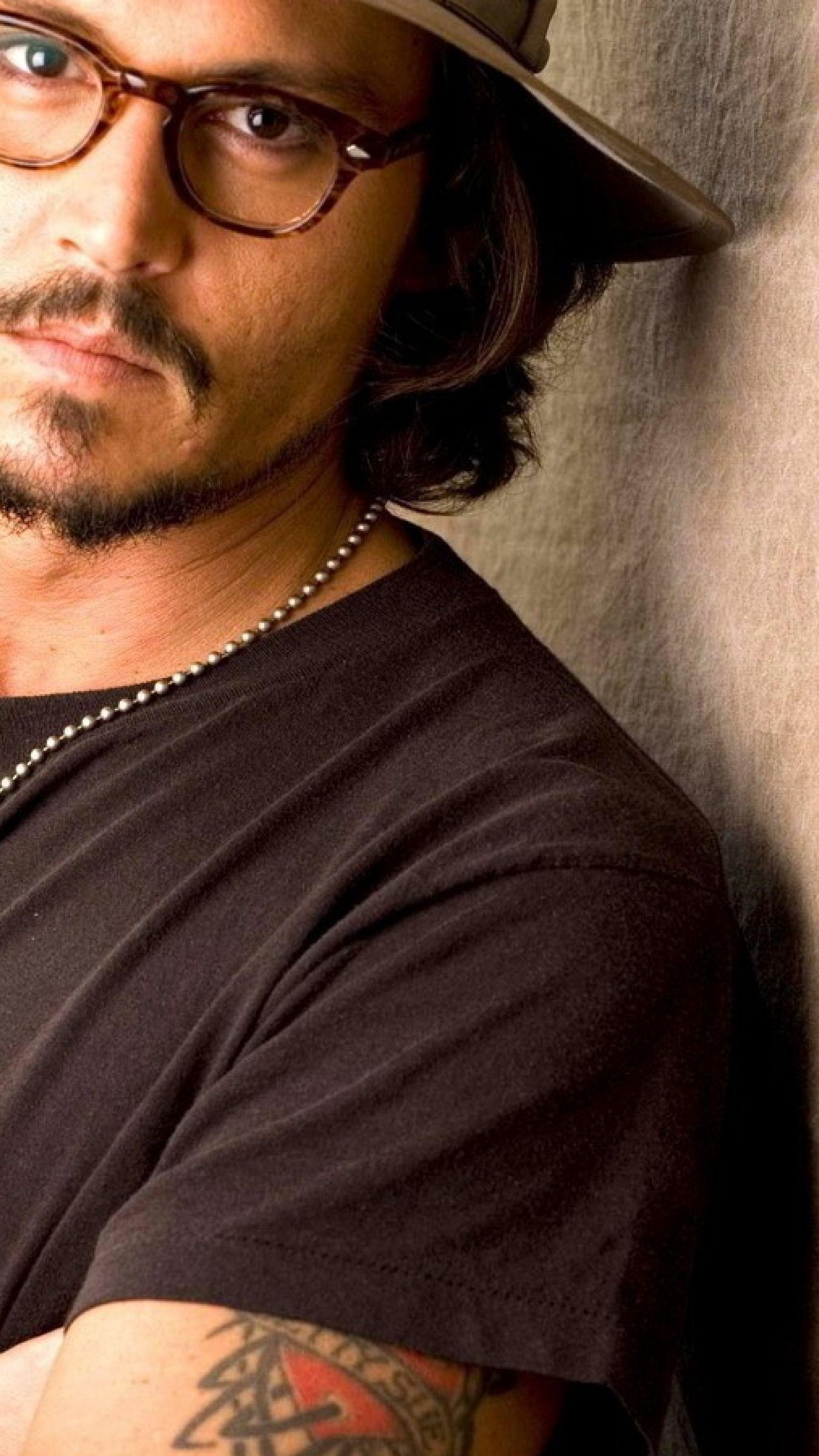 1350x2400 Johnny Depp 4k iPhone Wallpaper