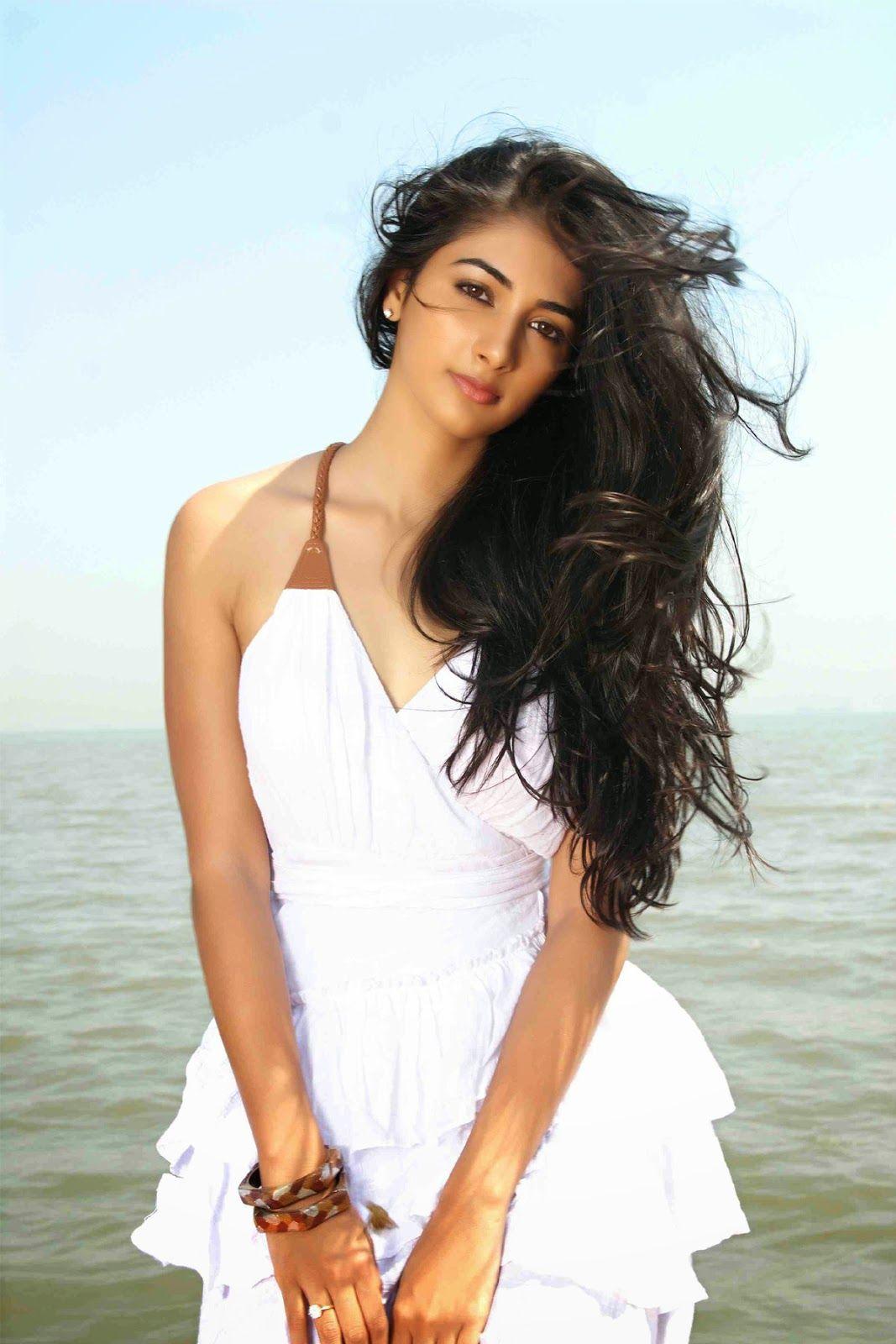 1067x1600 POOJA HEGDE FAMILY PHOTOS FREE PHOTOS DOWNLOAD Heroine Pooja Hegde Glam Pics