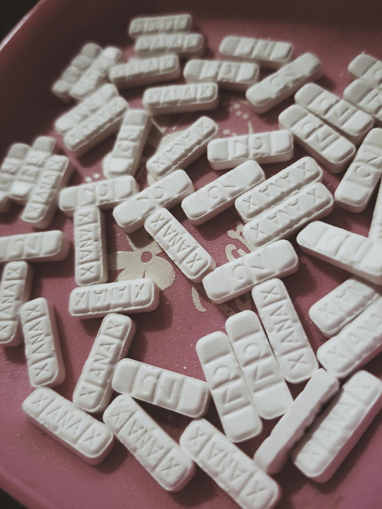 1280x1707 Aesthetic Xanax Wallpaper Portal