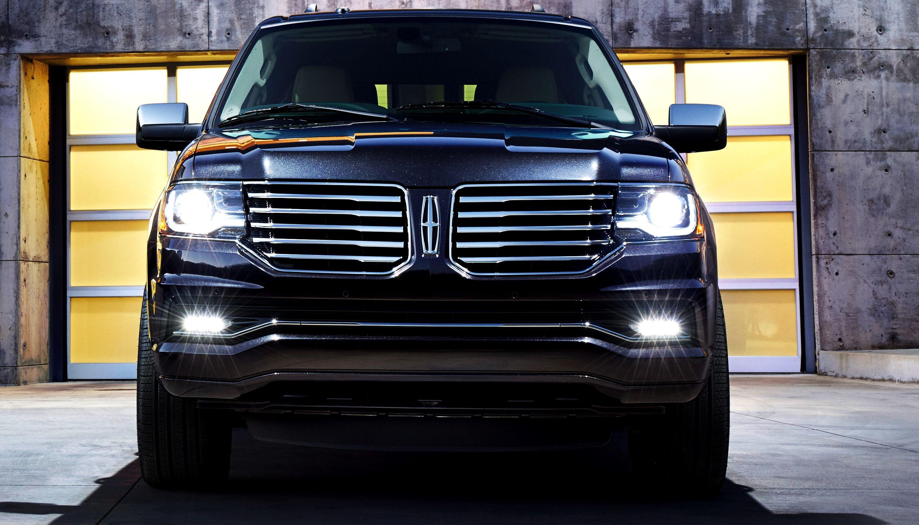 2991x1711 Cool Lincoln Navigator Background Superb Lincoln Navigator Wallpaper