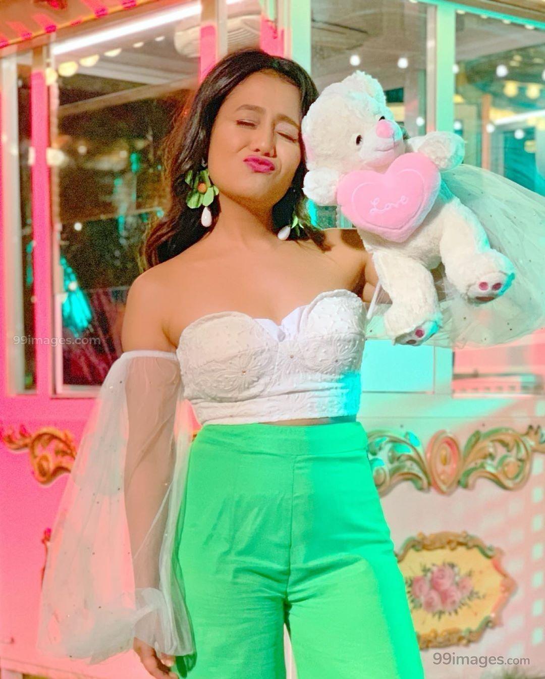 1080x1345 Neha Kakkar HD Wallpaper