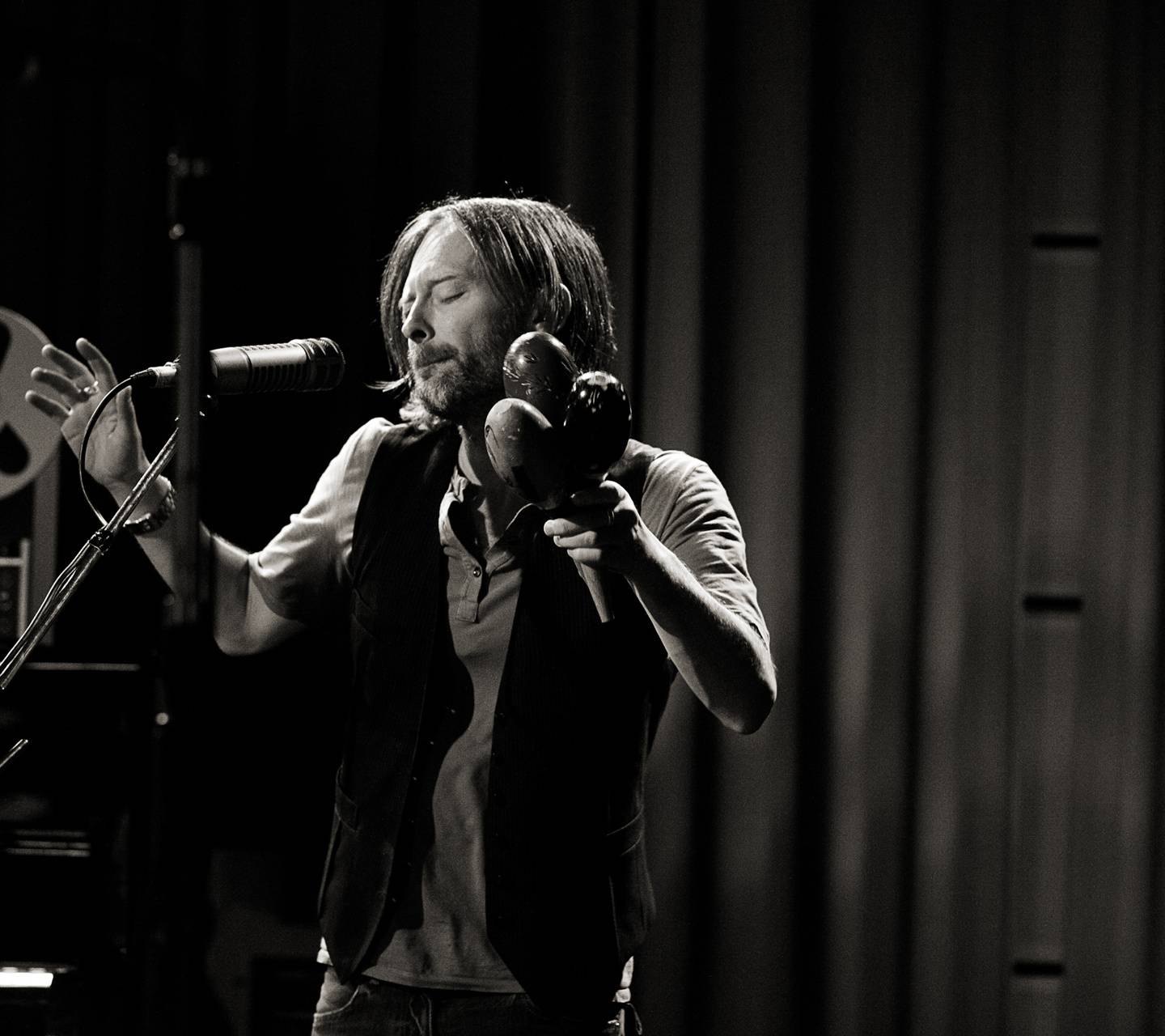 Thom Yorke Wallpapers - Top Free Thom Yorke Backgrounds - WallpaperAccess