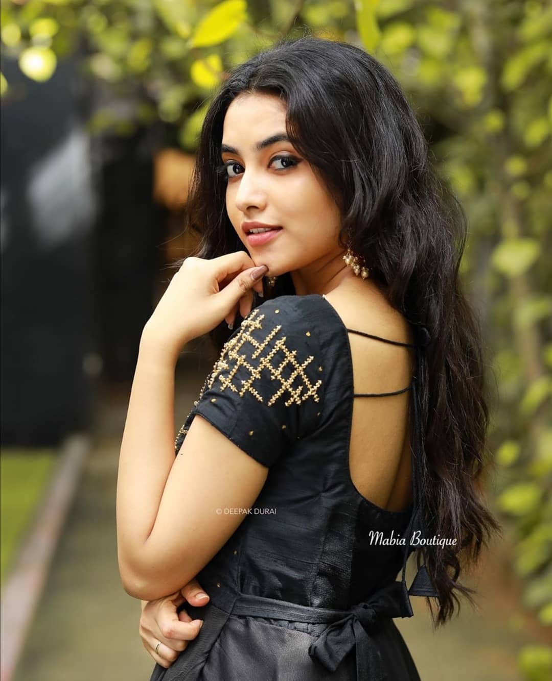 1080x1334 Priyanka Arul Mohan Wiki, Age, Image, Movies, Family