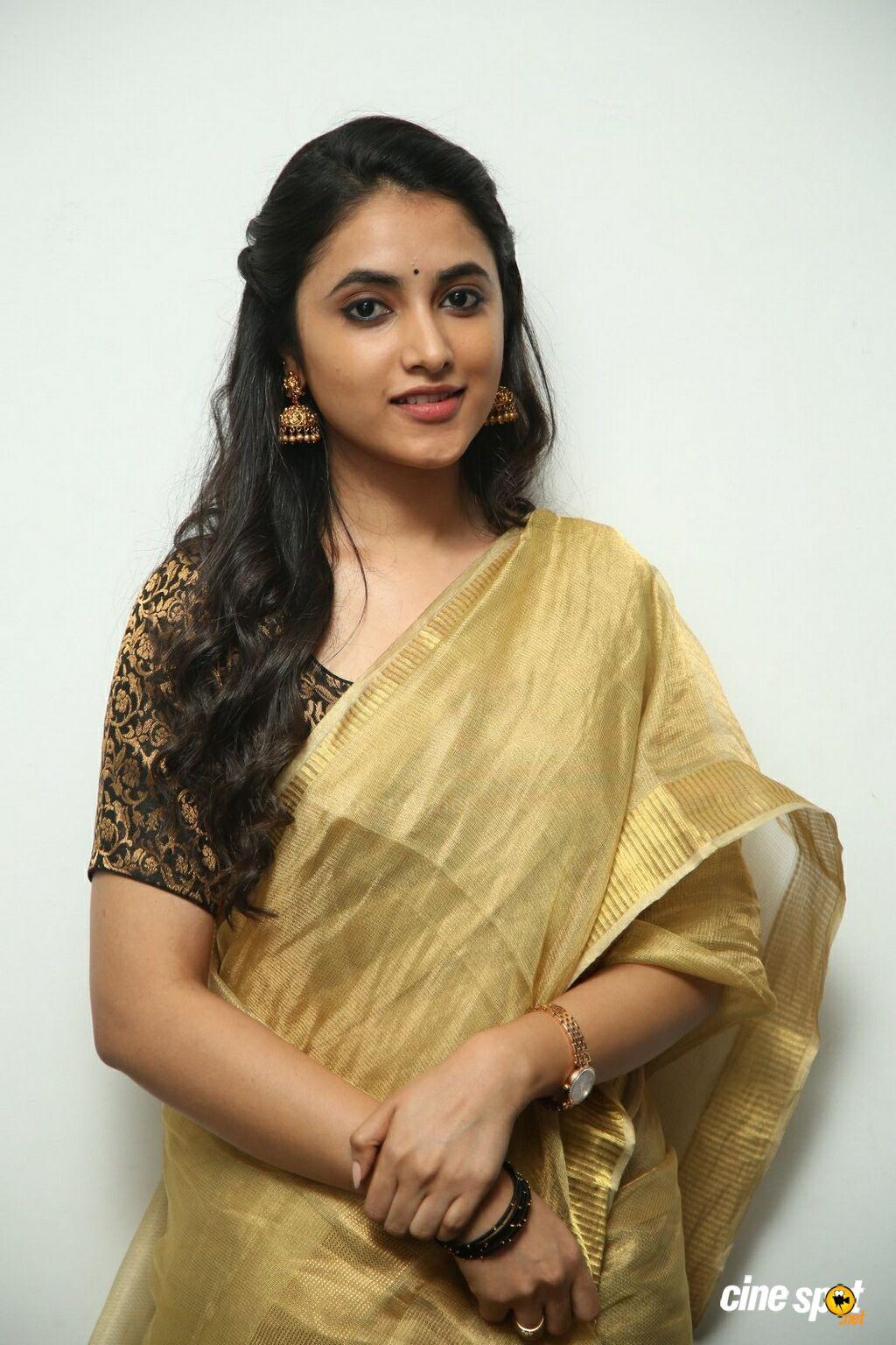 1024x1536 Priyanka Arul Mohan at Gang Leader Press Meet (7)