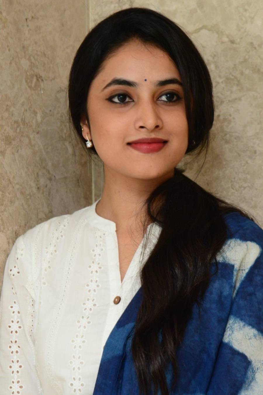 900x1350 actress priyanka arul mohan latest beautiful image Indian Actress and Videos of beautiful actress