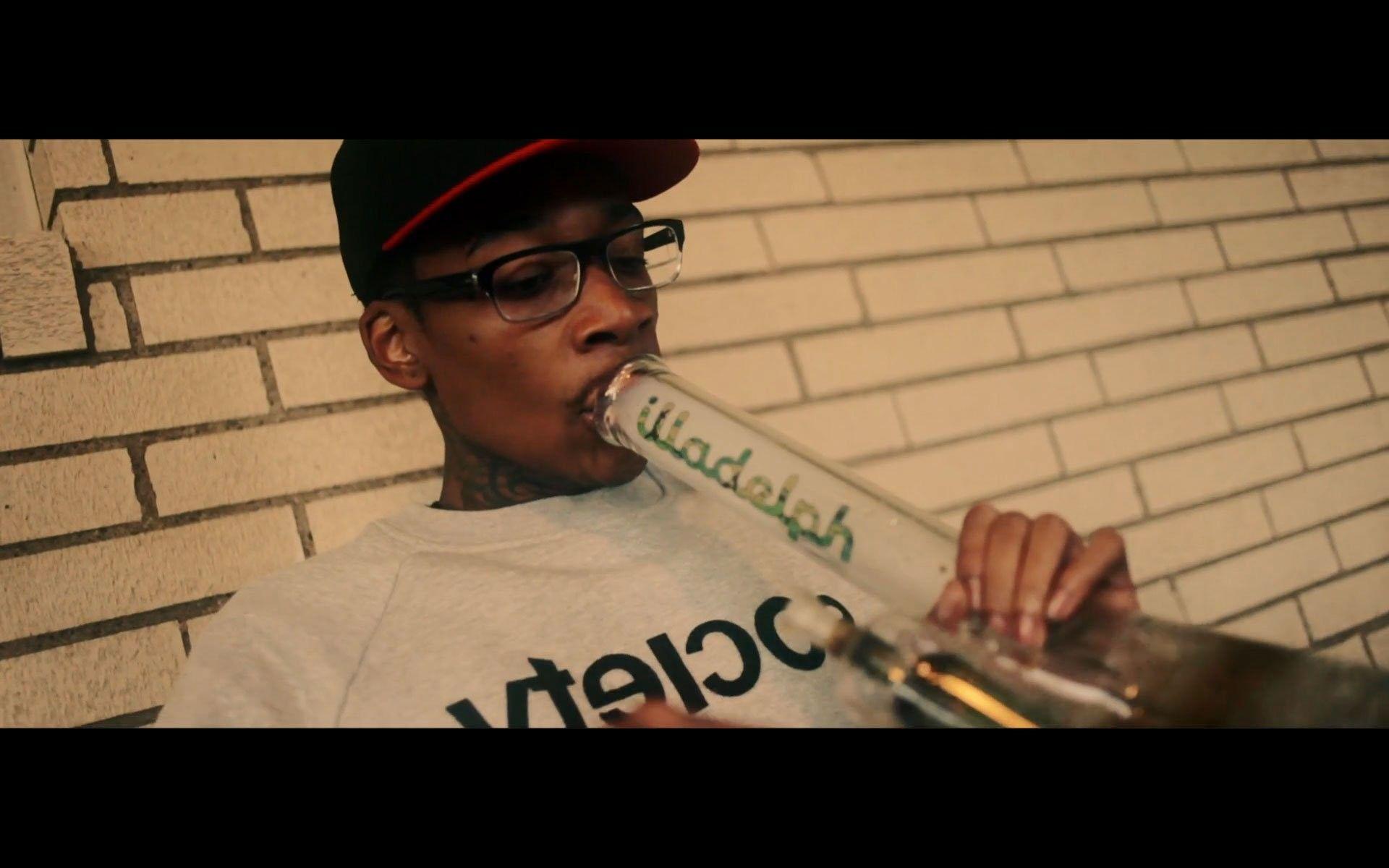 1920x1200 Wiz Khalifa Smoking Wallpaper