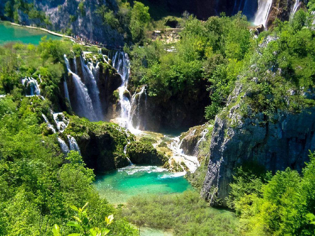 1024x768 Plitvice Lakes National Park Wallpaper