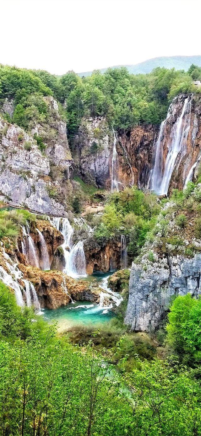640x1385 Plitvice Lakes National Park Croatia Mountain iPhone 11 Wallpaper Free Download