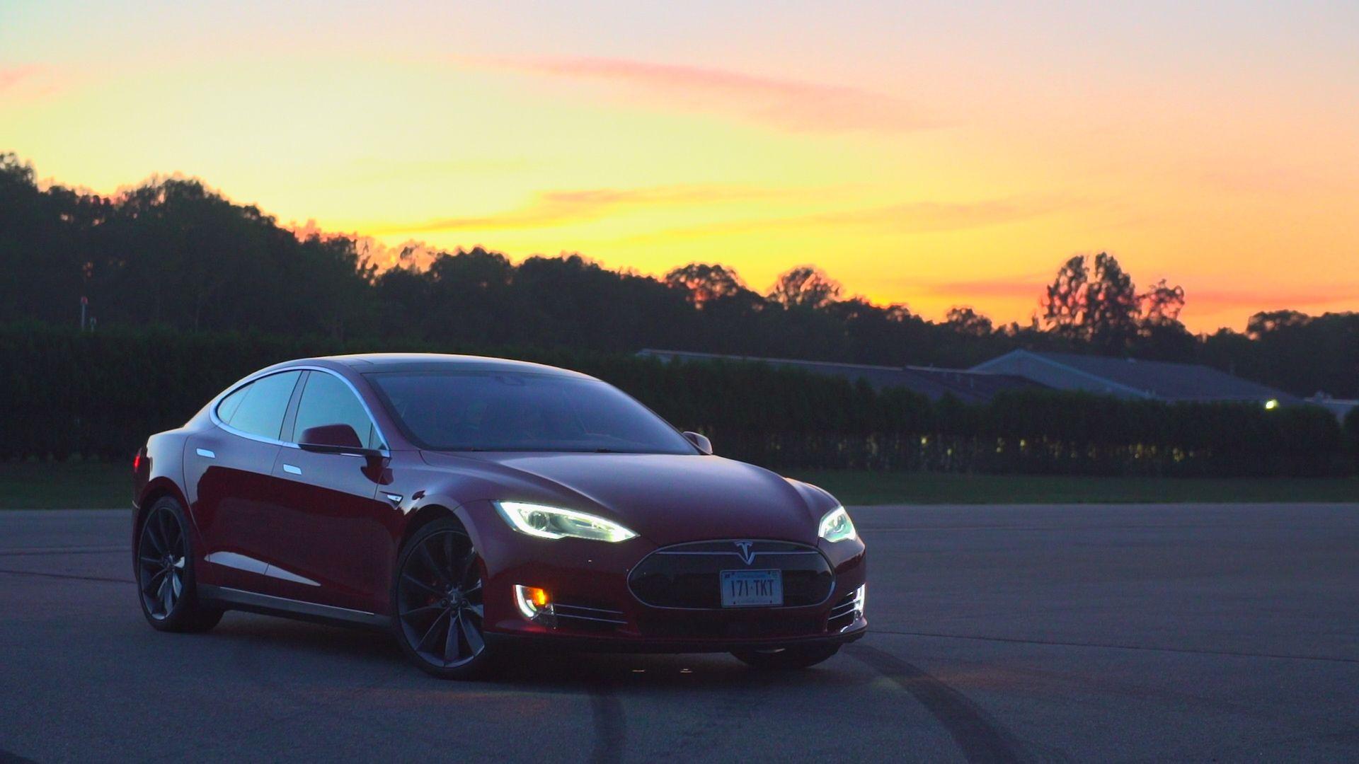 1920x1080 Tesla Model S P85D Earns Top Road Test Score