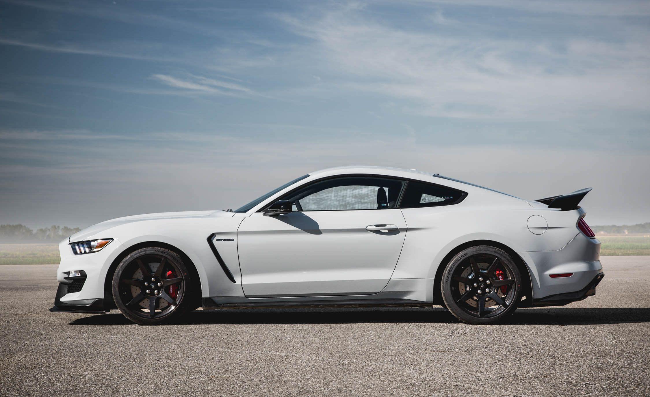 2250x1375 Ford Mustang Shelby Gt350 Awesome 2020 Ford Mustang Mustang Shelby Gt350 Side Wallpaper & Background Download