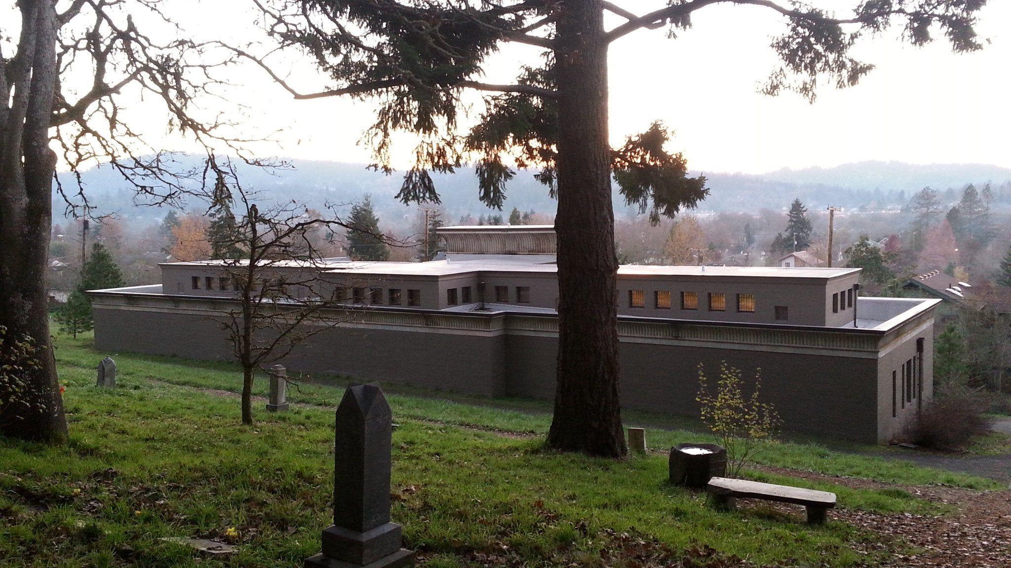 2048x1152 Hope Abbey Mausoleum, Eugene Masonic Cemetery, Eugene Oregon