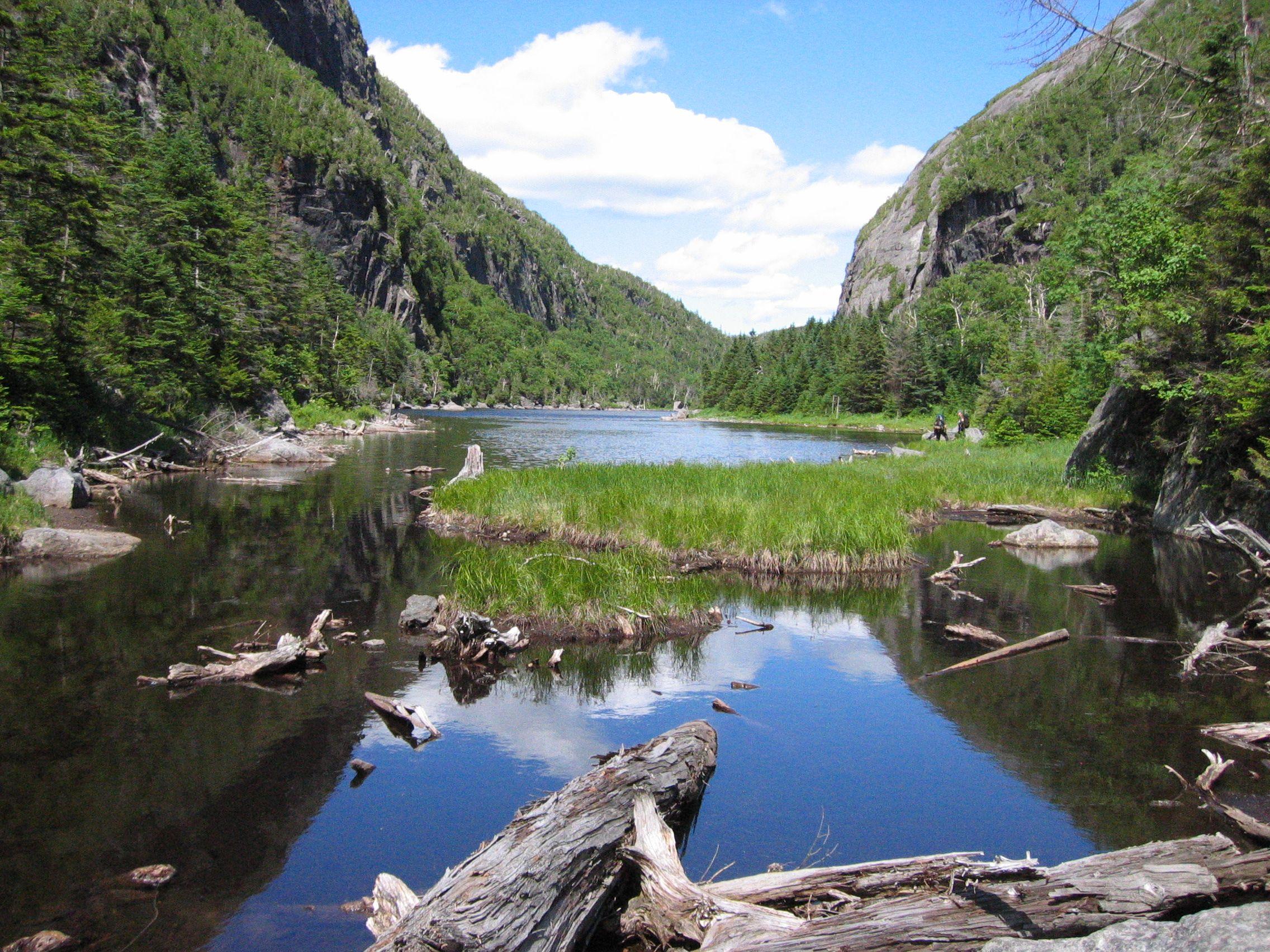 2272x1704 Adirondack Mountains Wallpaper