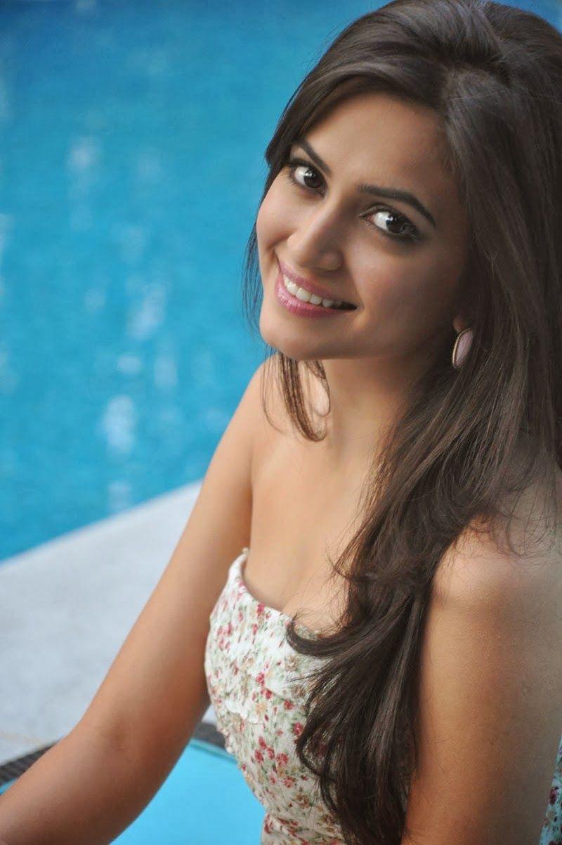 800x1204 SS Music: Actress Kriti Kharbanda HD Wallpaper Free